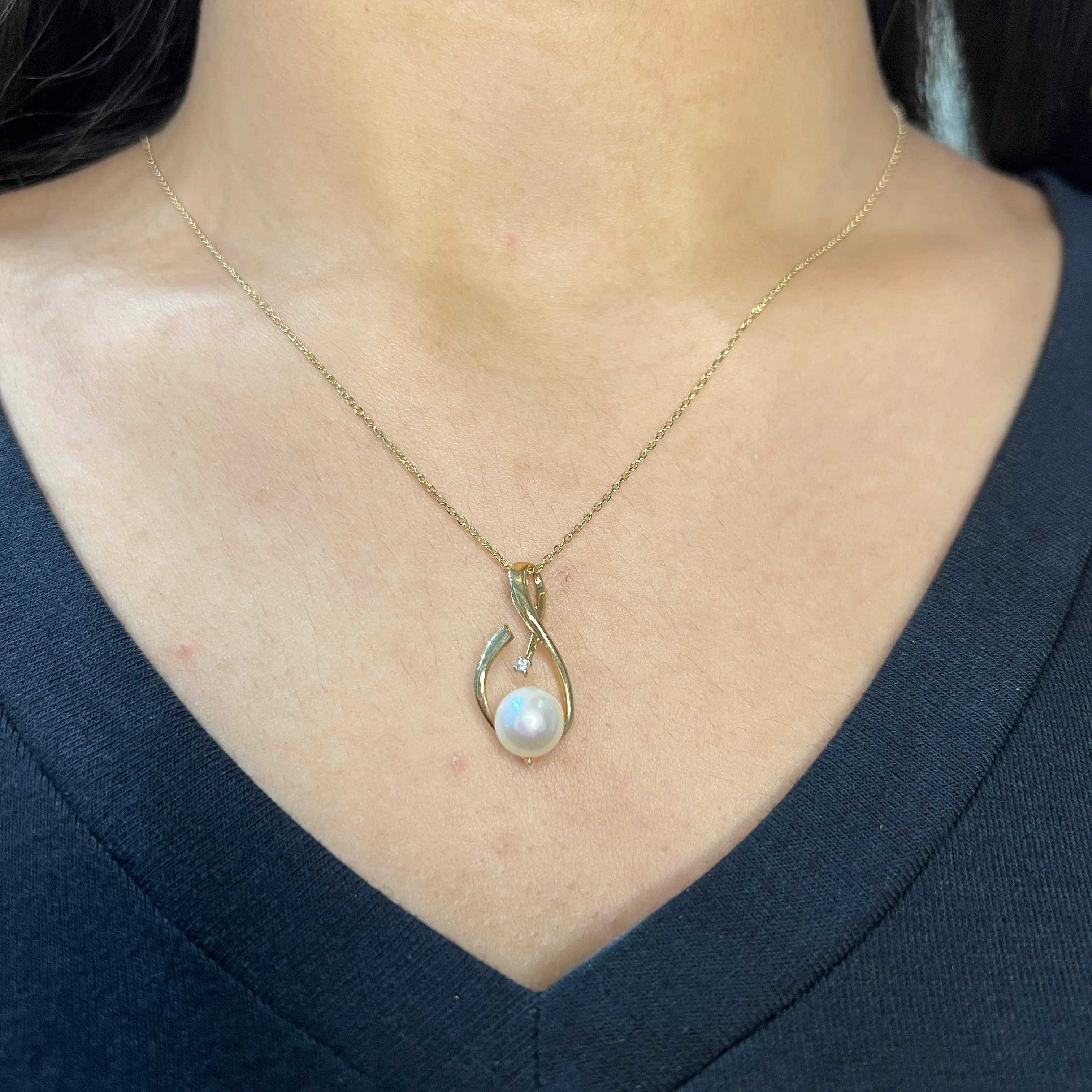 14K Yellow Gold Freshwater Pearl and Diamond Pendant