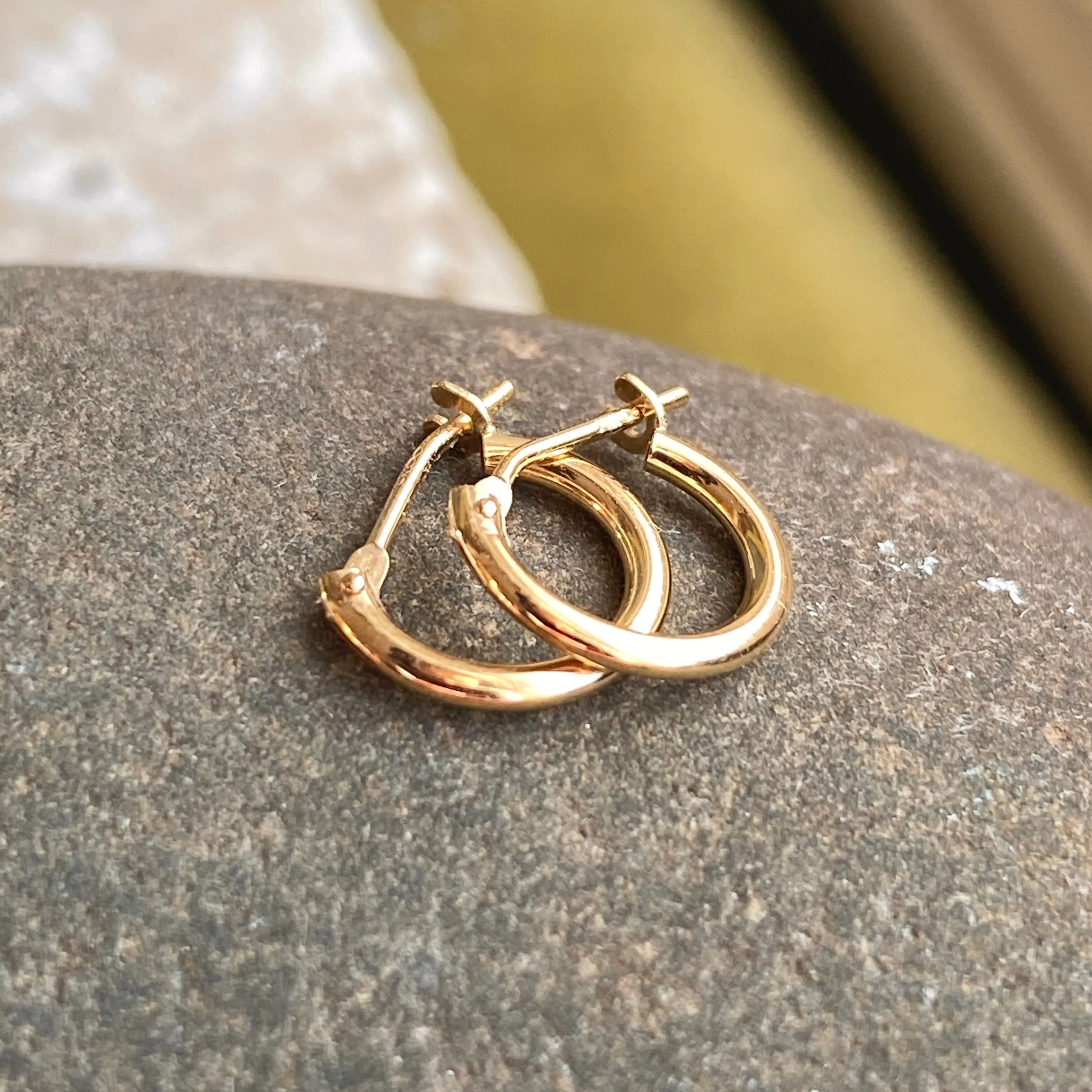 14KT Yellow Gold Snap Back Mini Half-Hoop Earrings 8mm