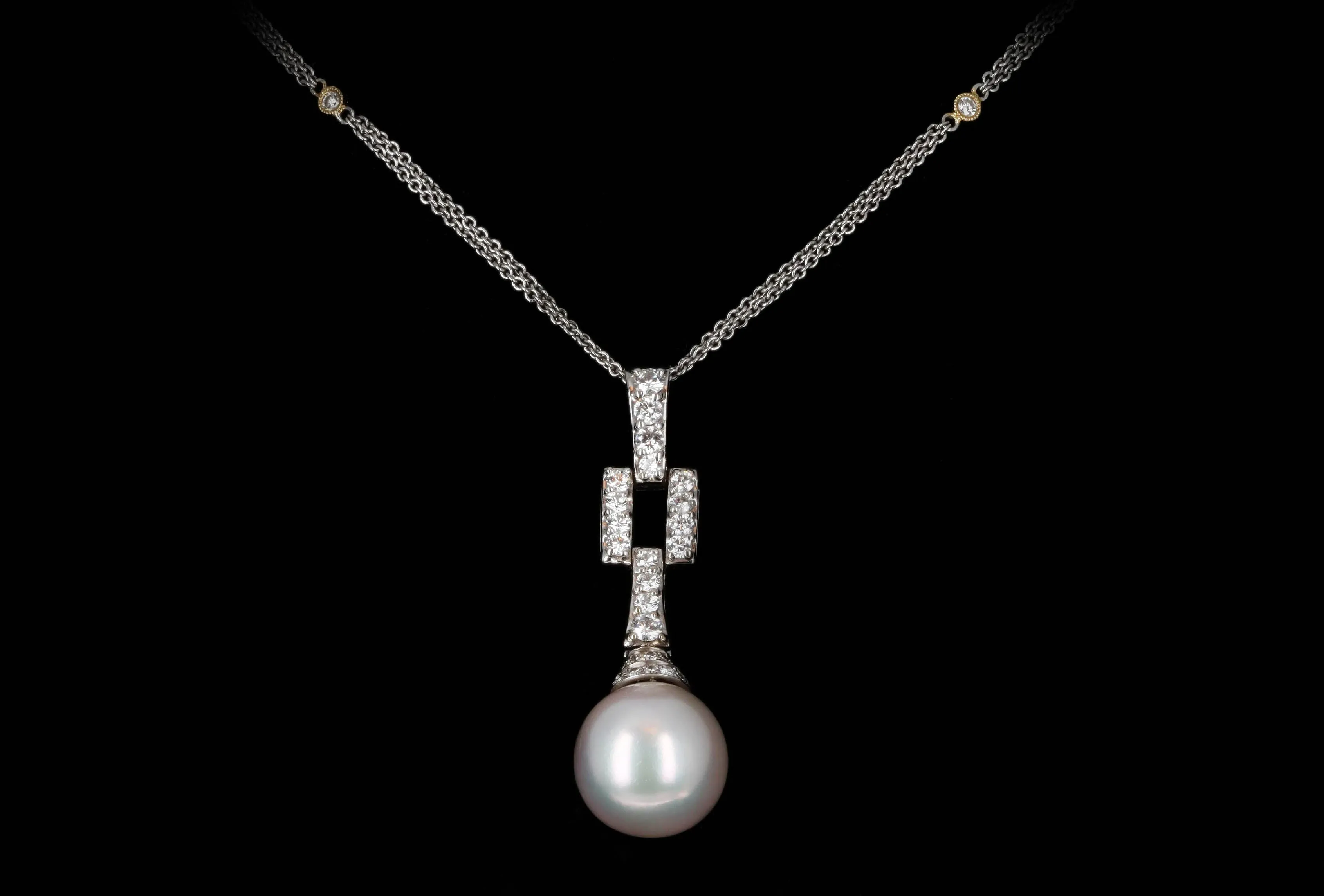 18K Gold 13.60mm South Sea Pearl Diamond Pendant Necklace