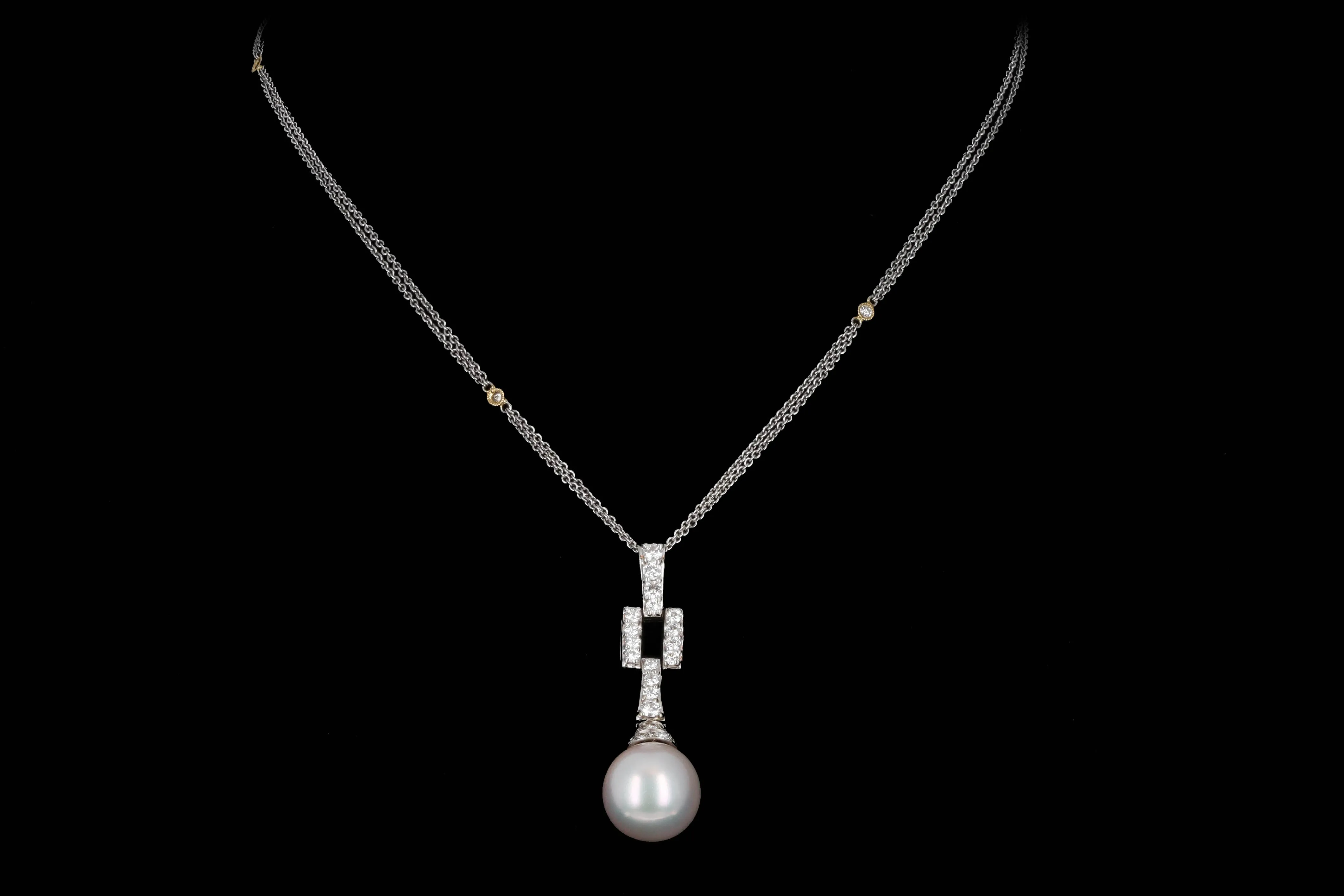 18K Gold 13.60mm South Sea Pearl Diamond Pendant Necklace