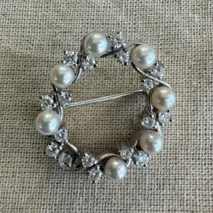 18K gold Brooch set with Pearls & Diamonds