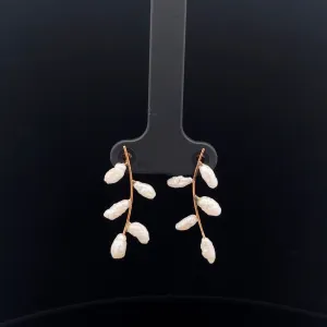 18k Yellow Gold Fresh Water White Pearl Seed earrings