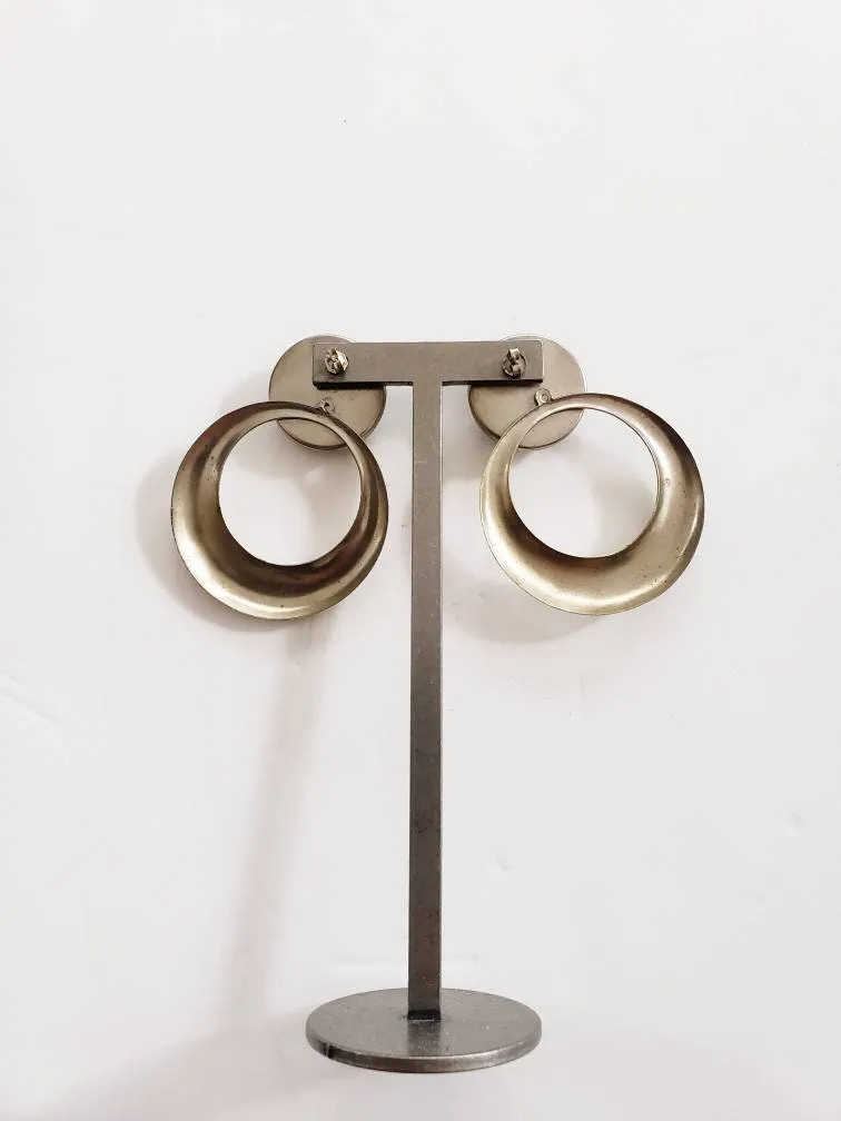 1980s Oversized Earrings Black and Silver Hoop Dangles / Melisandre