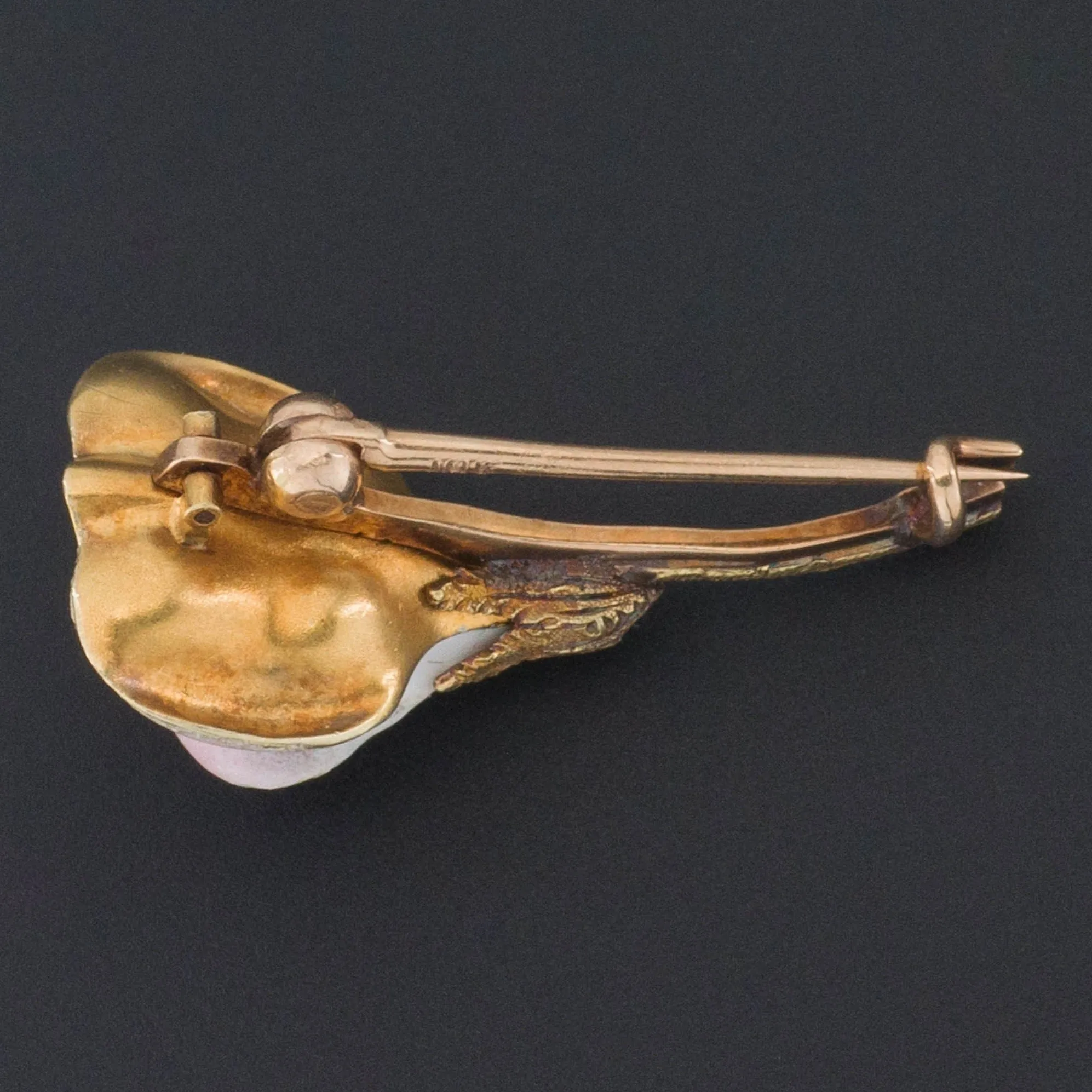 Antique Enamel Sweet Pea Flower Brooch of 18k Gold