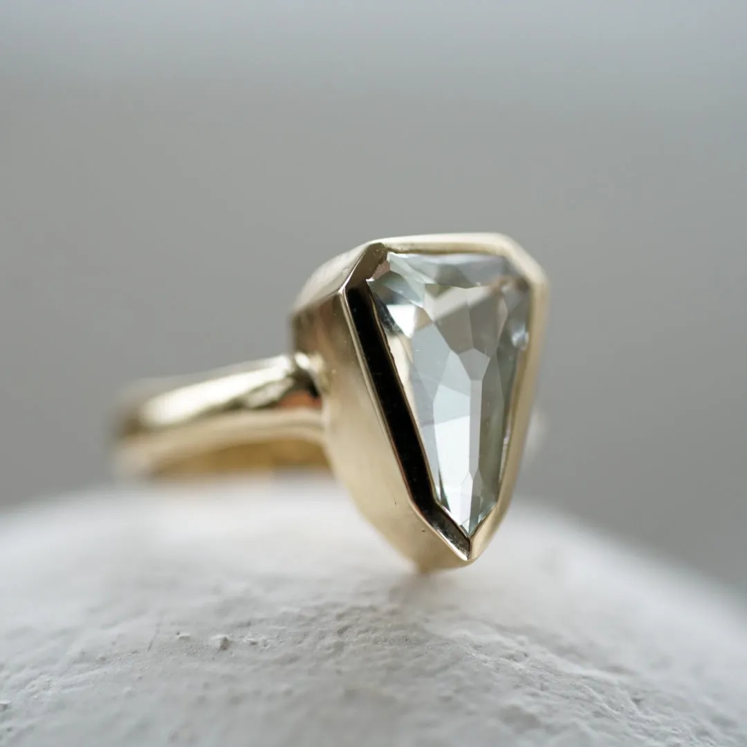 Arrowhead aquamarine ring in gold