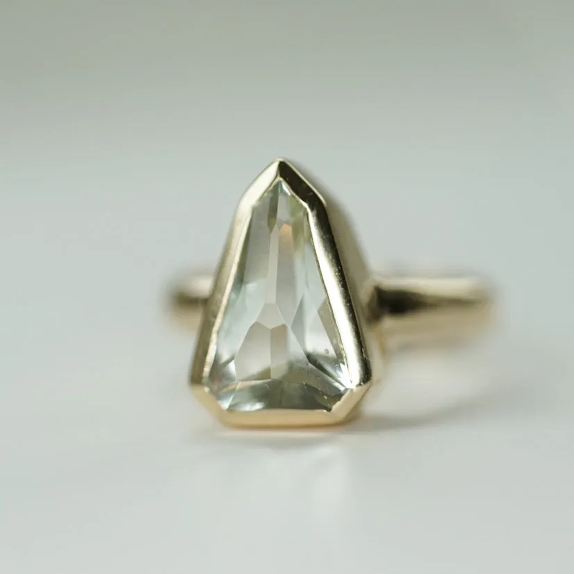 Arrowhead aquamarine ring in gold