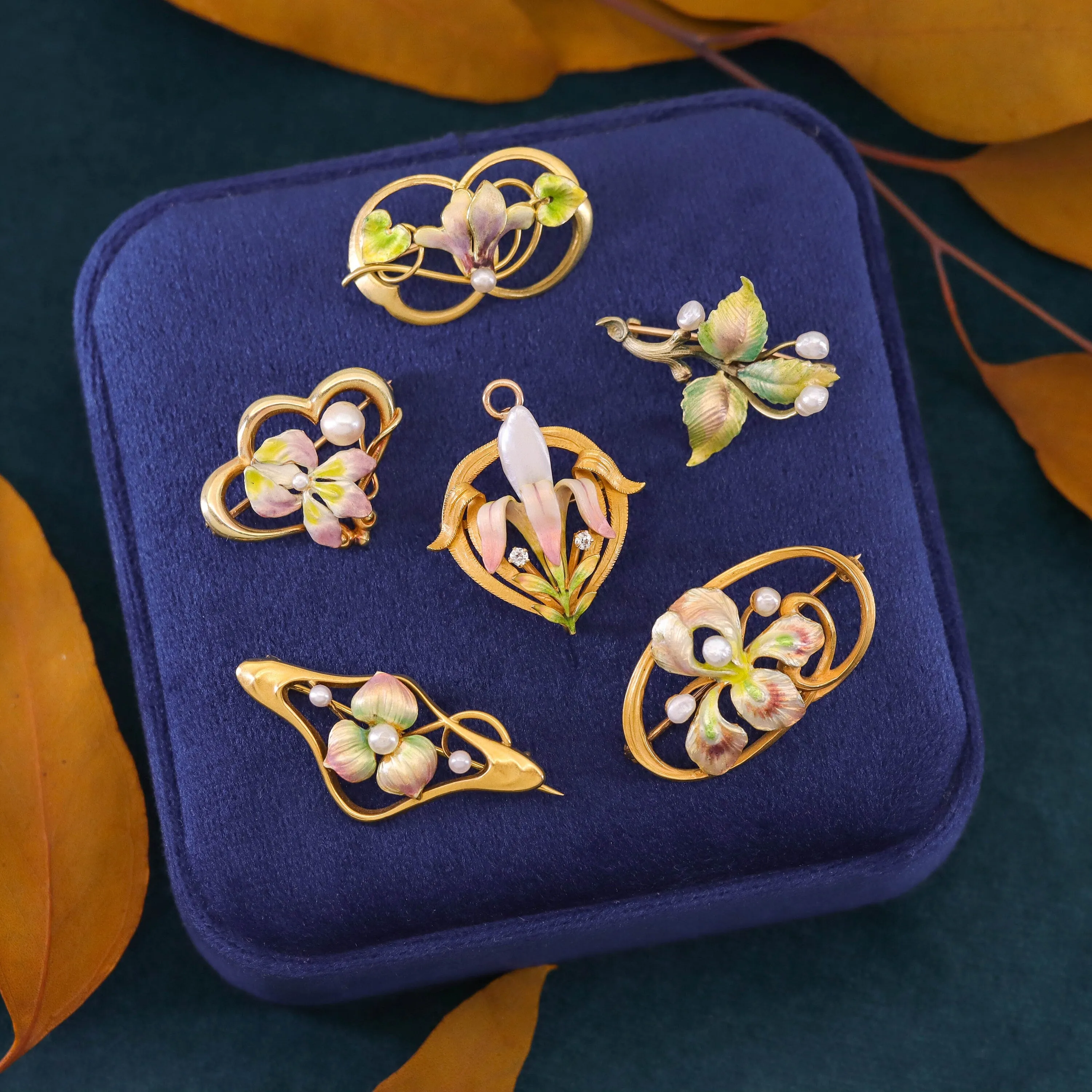 Art Nouveau Enamel Flower Brooch of 14K Gold