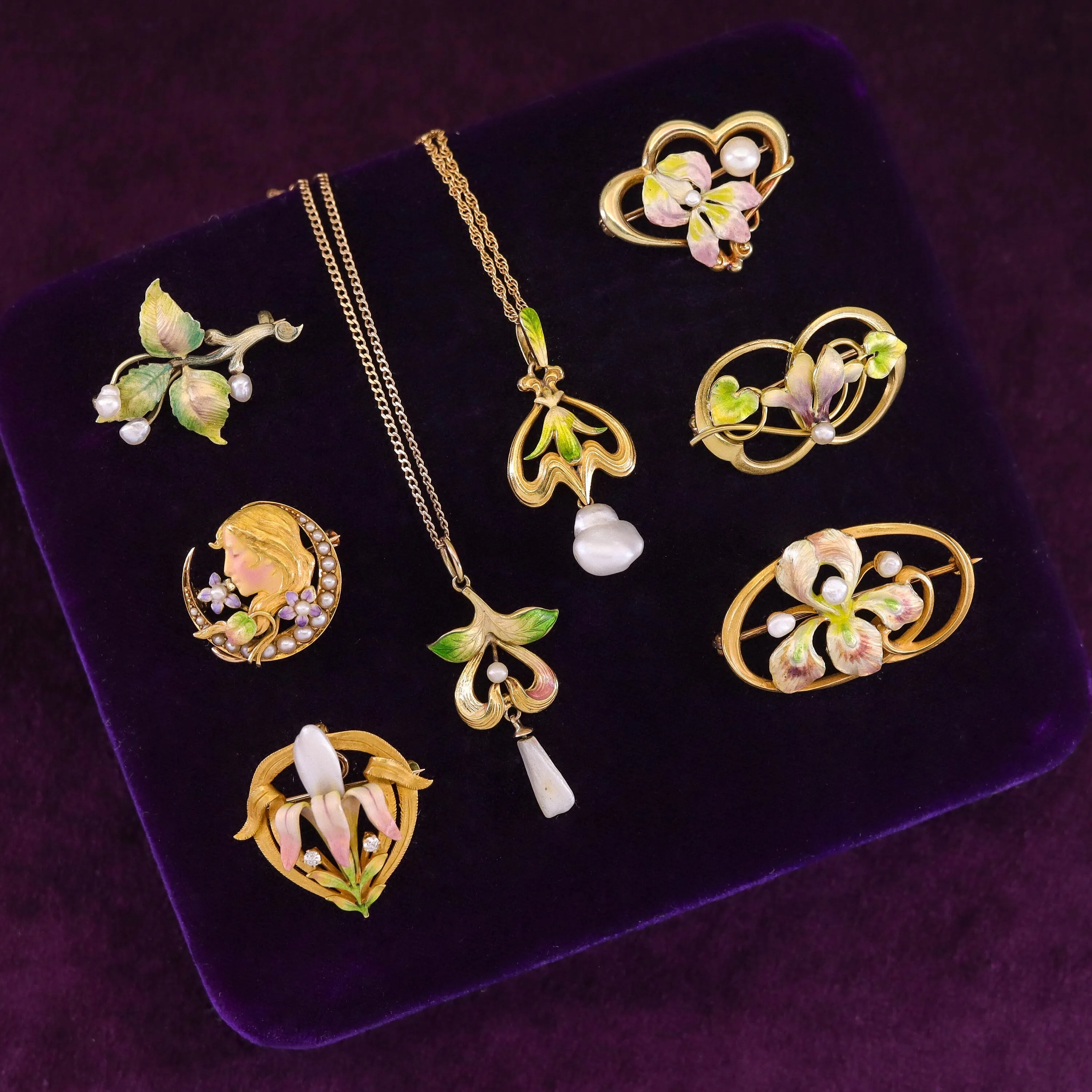 Art Nouveau Enamel Flower Brooch of 14K Gold