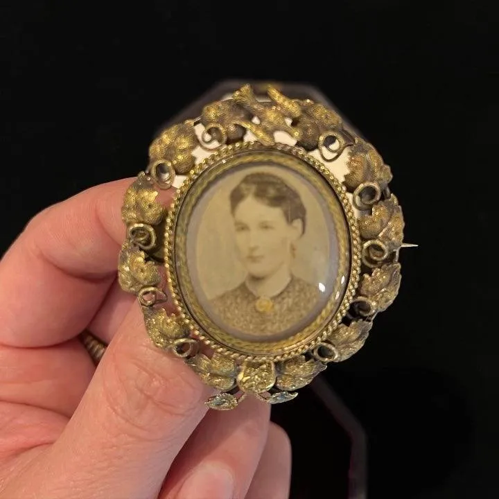 Australian Colonial Lamborn and Wagner Brooch