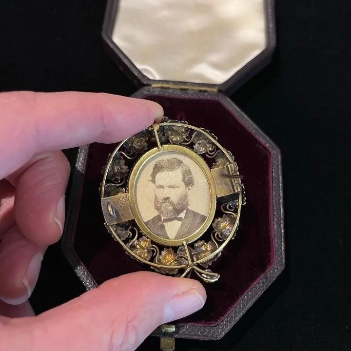 Australian Colonial Lamborn and Wagner Brooch