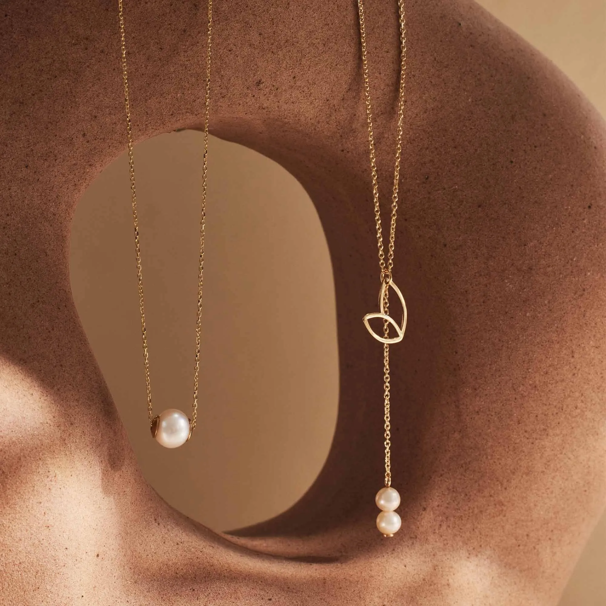 Belleville Luna 14 karat gold necklace with freshwater pearl