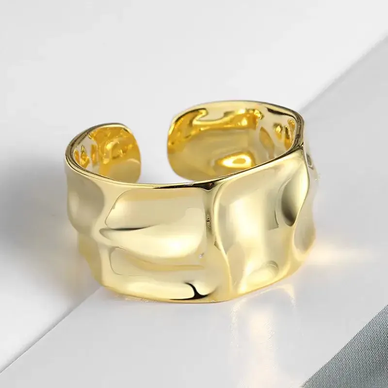 Bold Geometric Zinc Alloy Rings That Attract Attention