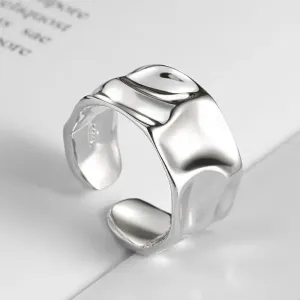 Bold Geometric Zinc Alloy Rings That Attract Attention