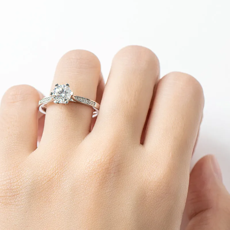 Classic Round Cut Moissanite Diamond Luck Solitaire Rings