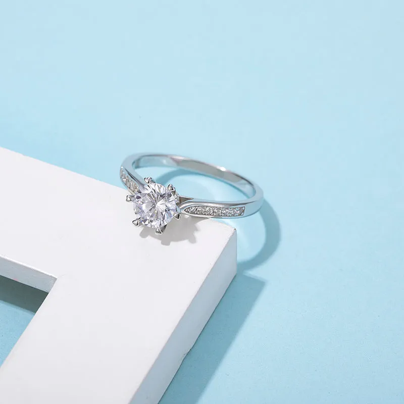 Classic Round Cut Moissanite Diamond Luck Solitaire Rings