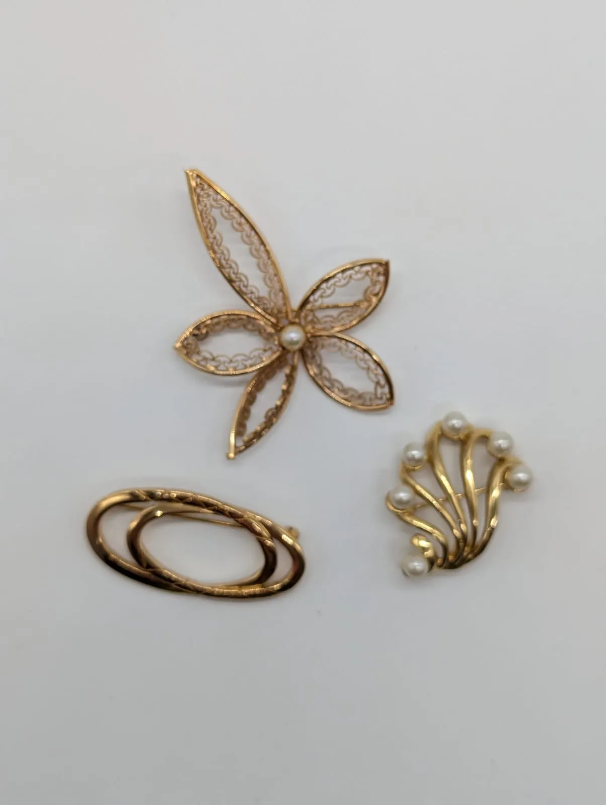 Ethereal Grace Vintage Brooch Trio