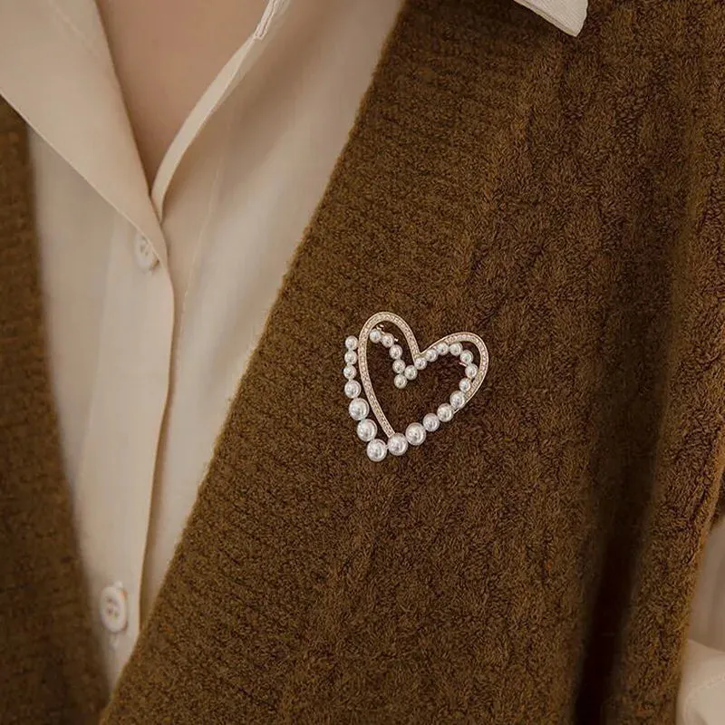 Exquisite Love Heart Brooches For Women Elegant Angel Wings Full Rhinestone Pearl Brooch Pins Sweater Cardigan Buckle Jewelry