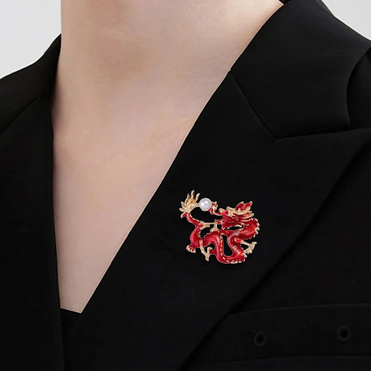 Fashion Vintage Chinese Dragon Brooches Pin For Men Women Flying Dragon Pearl Metal Lapel Pins Clothing Coat Party Accessories