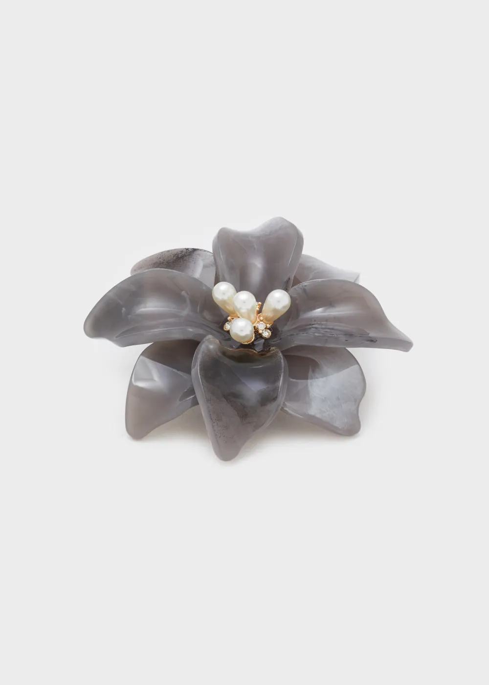FLOWER BROOCH IN RESIN  PEARLS