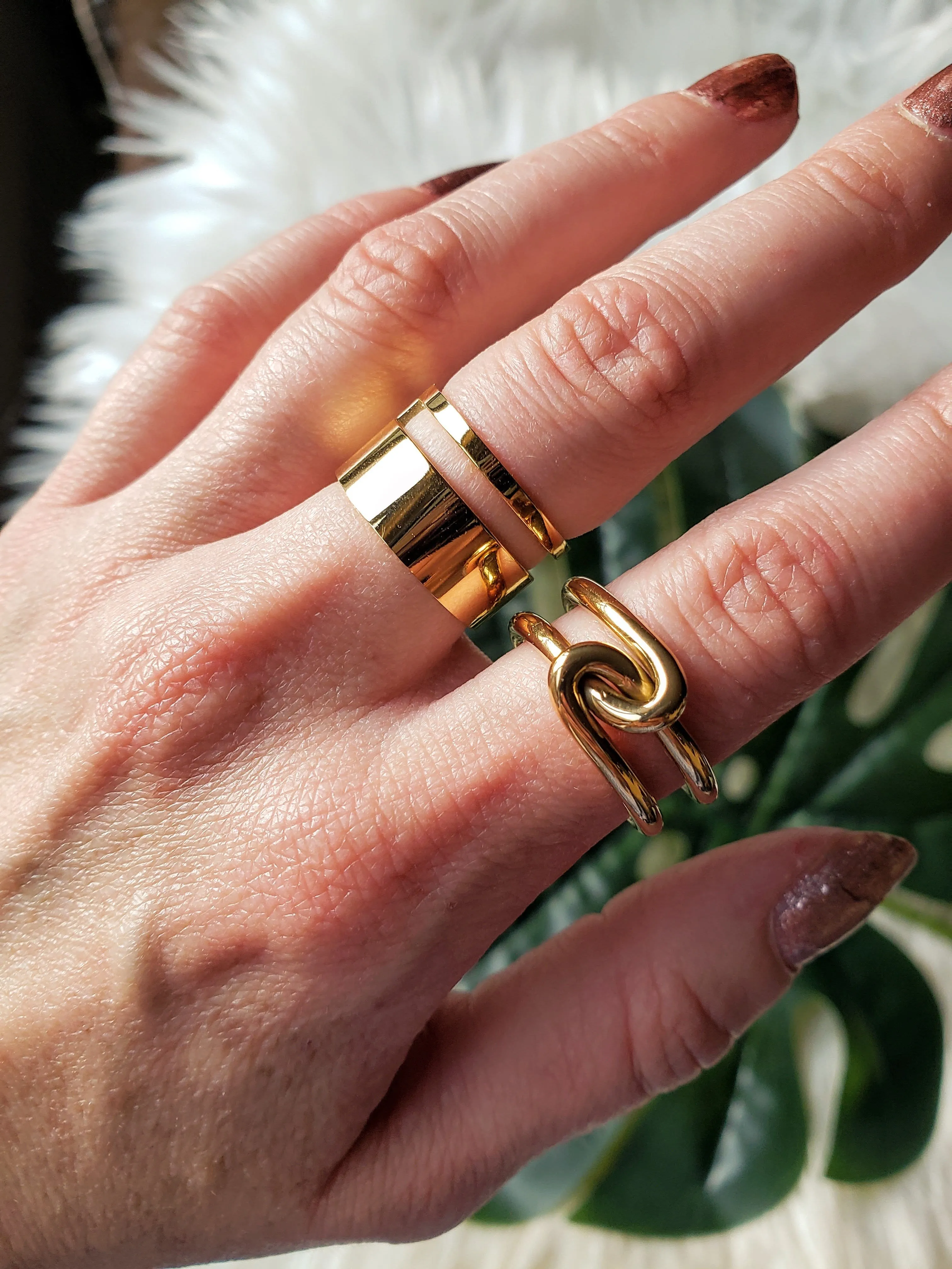 Gold Bar Ring