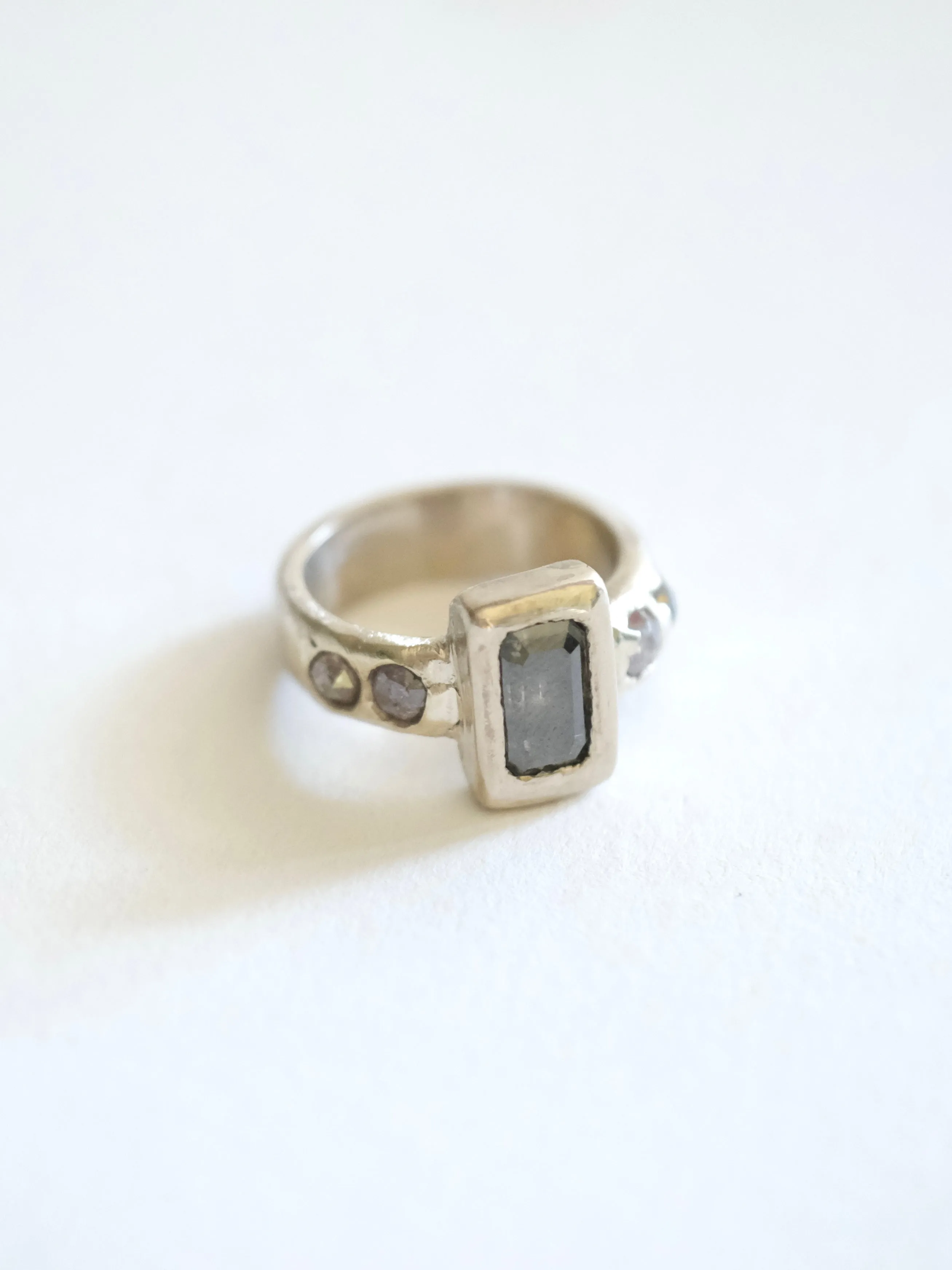 Grey Diamond Geometric Ring with 5 Diamonds