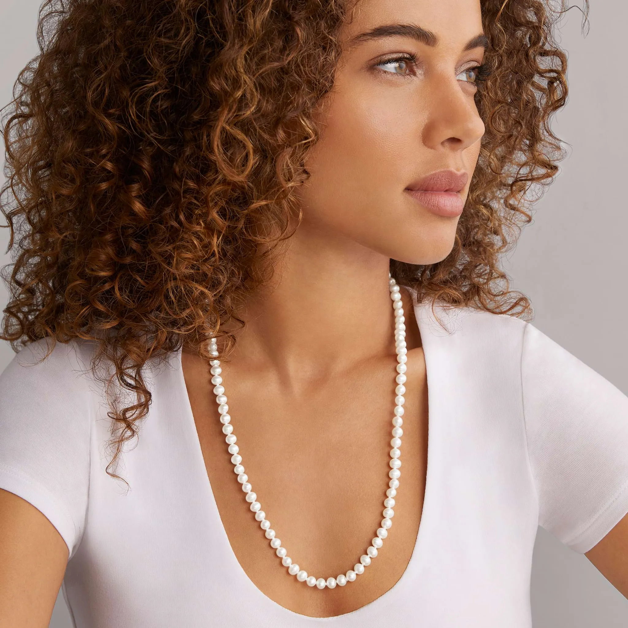 Luna Small Pearl Necklace
