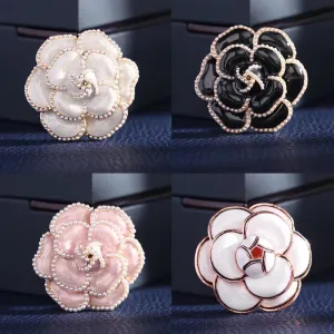 Luxury Small Fragrant Camellia Brooch Women High-end Pearl Flower Brooches for Lady Vintage Jewelry Trendy Coat Accessories Pin