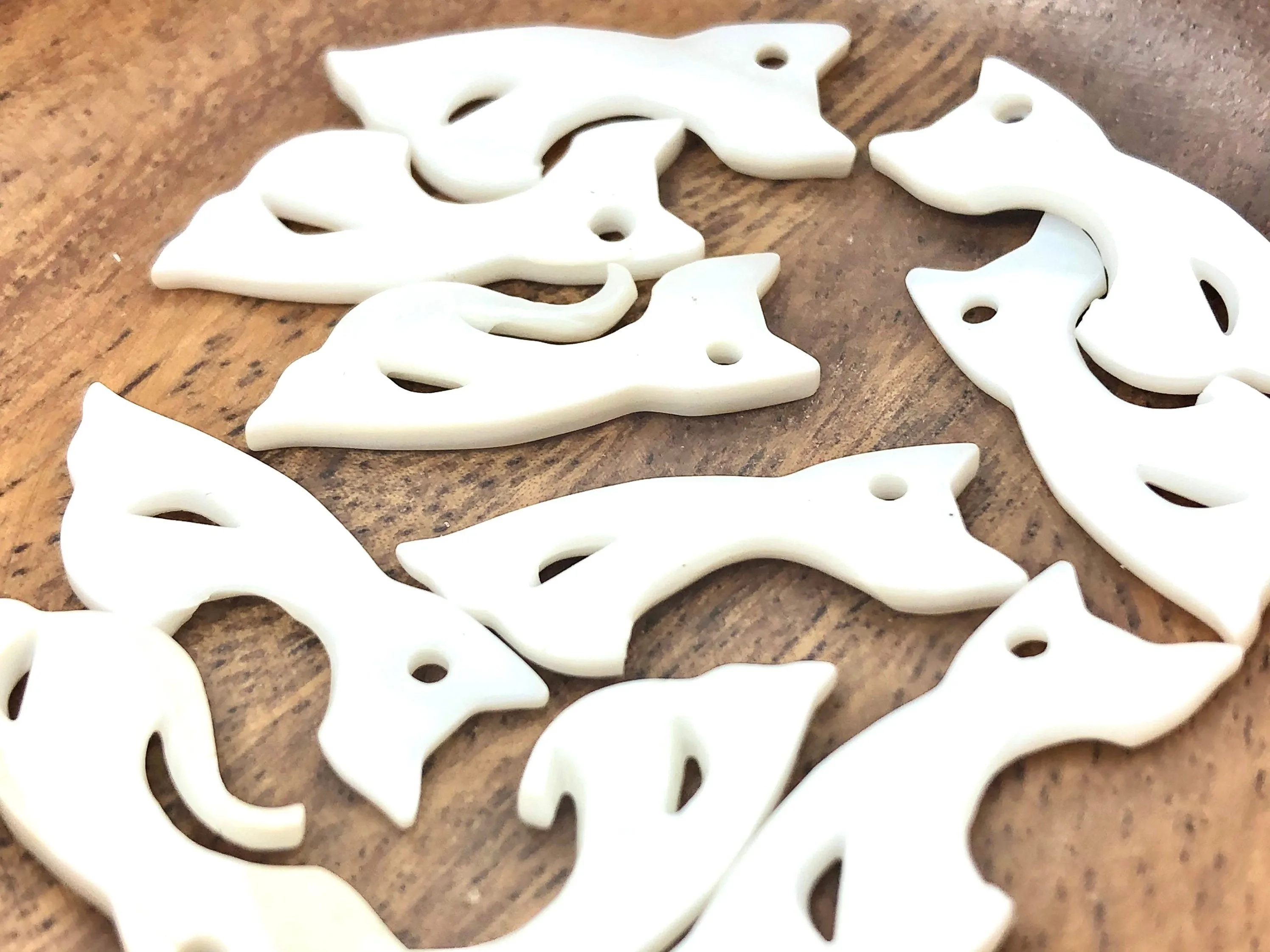 Mother Of Pearl Cat Sku#M144