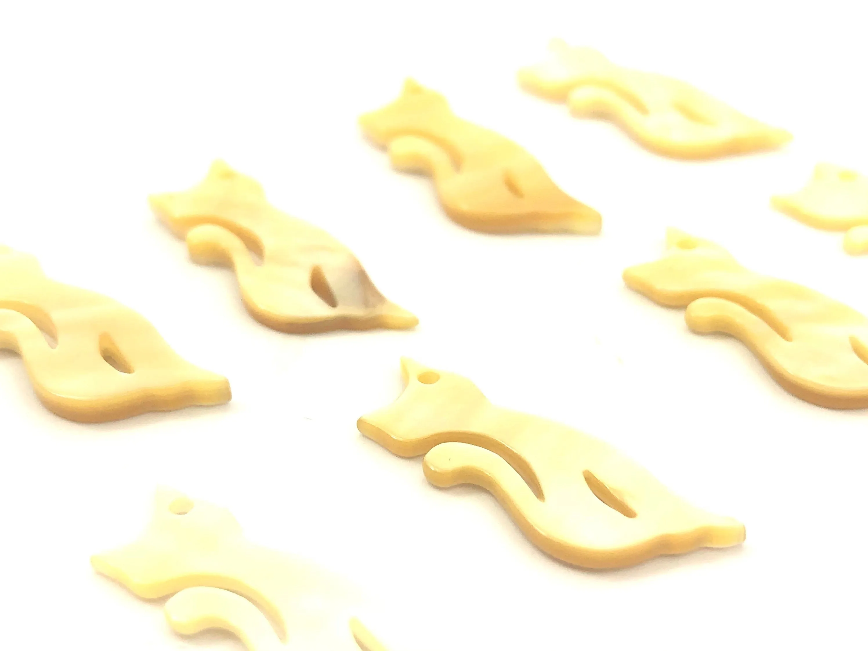 Mother Of Pearl Cat Sku#M144