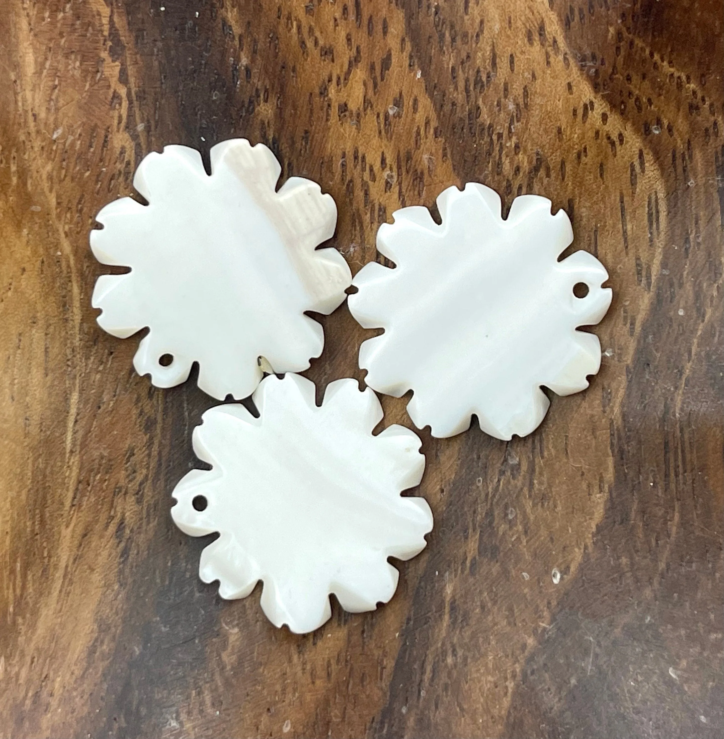 Mother Of Pearl White Flower, Sku#M431