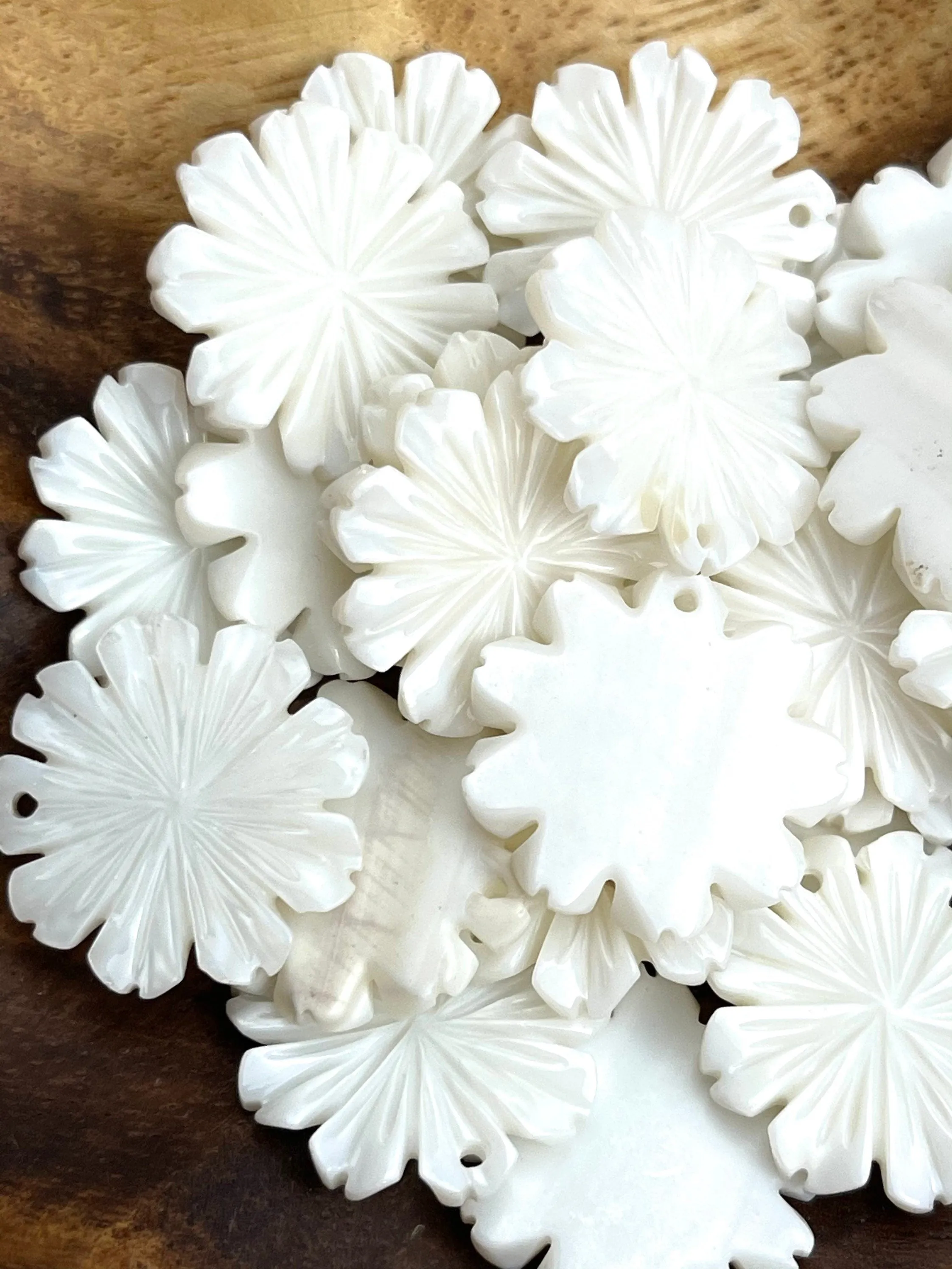 Mother Of Pearl White Flower, Sku#M431
