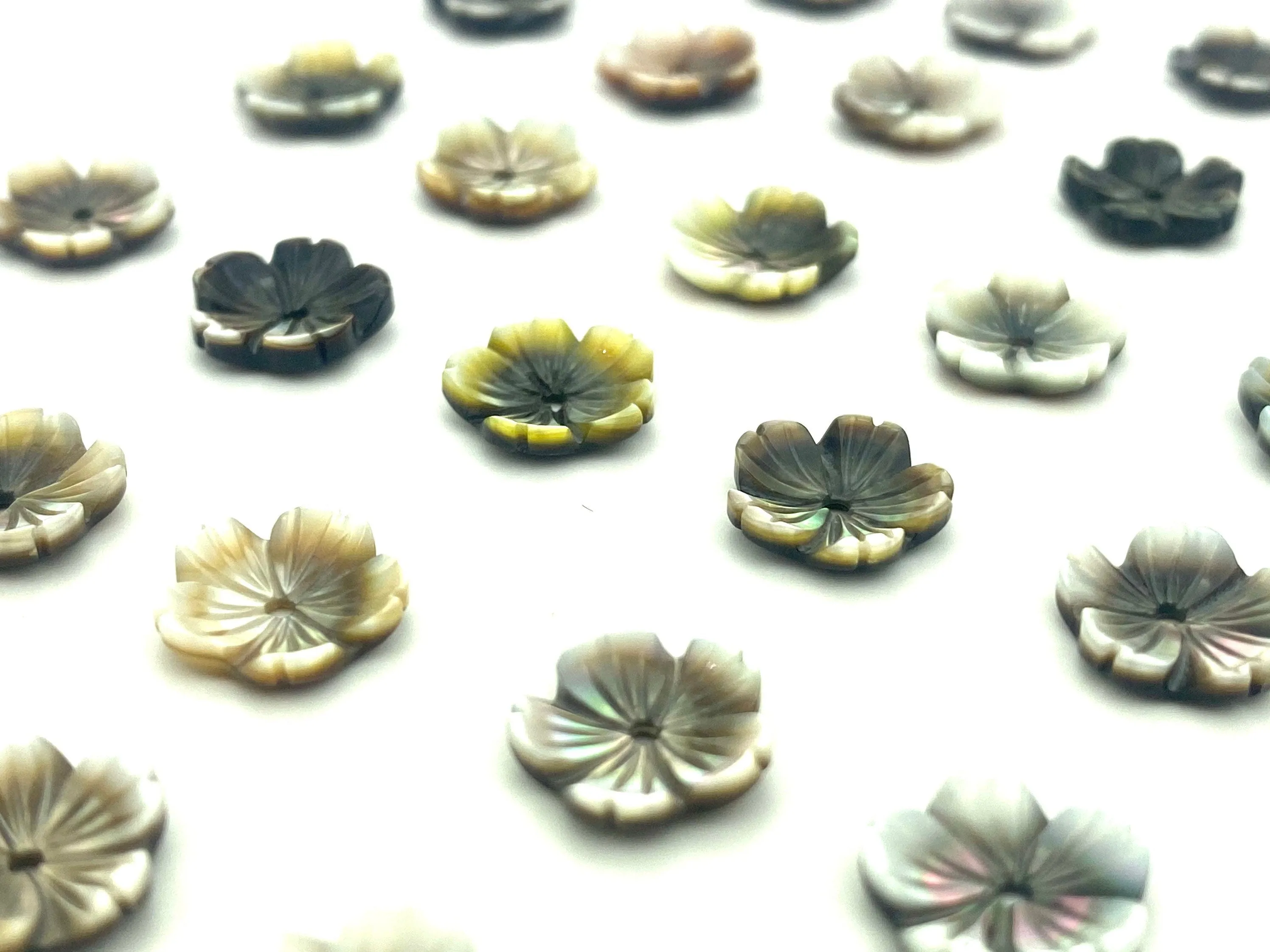 Mother Of Pearls Flower Beads, Sku#M20
