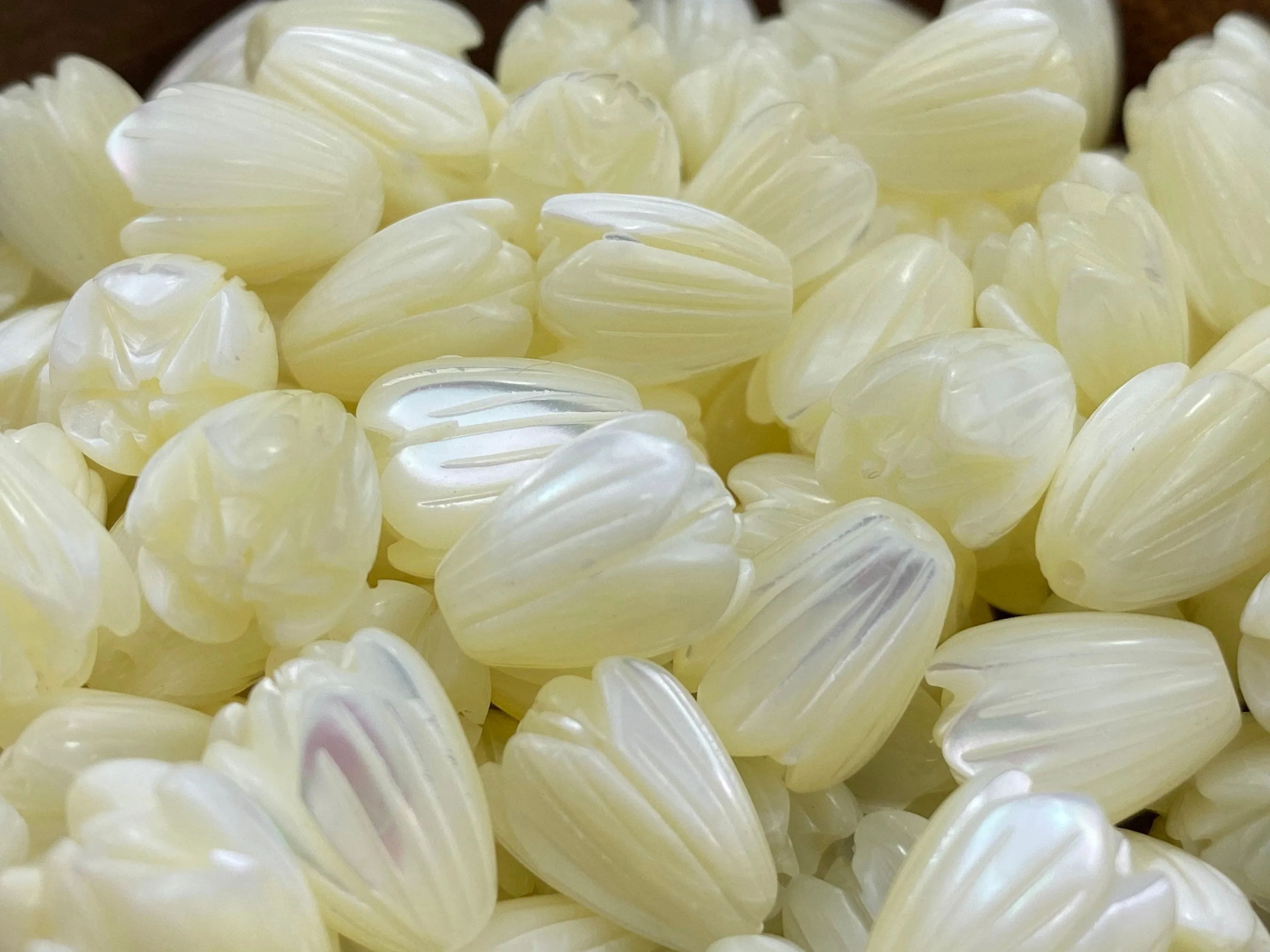 Mother Of Pearls Large White Pikake Beads
