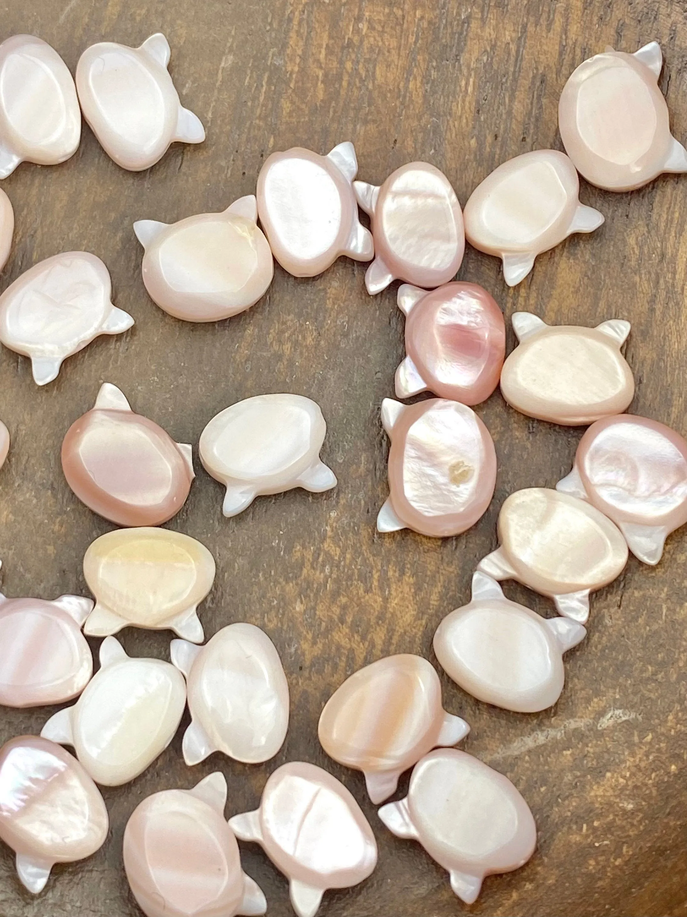 Mother Of Pearls Pink Cat Beads, Mother Of Pearl Beads, Sku#M19
