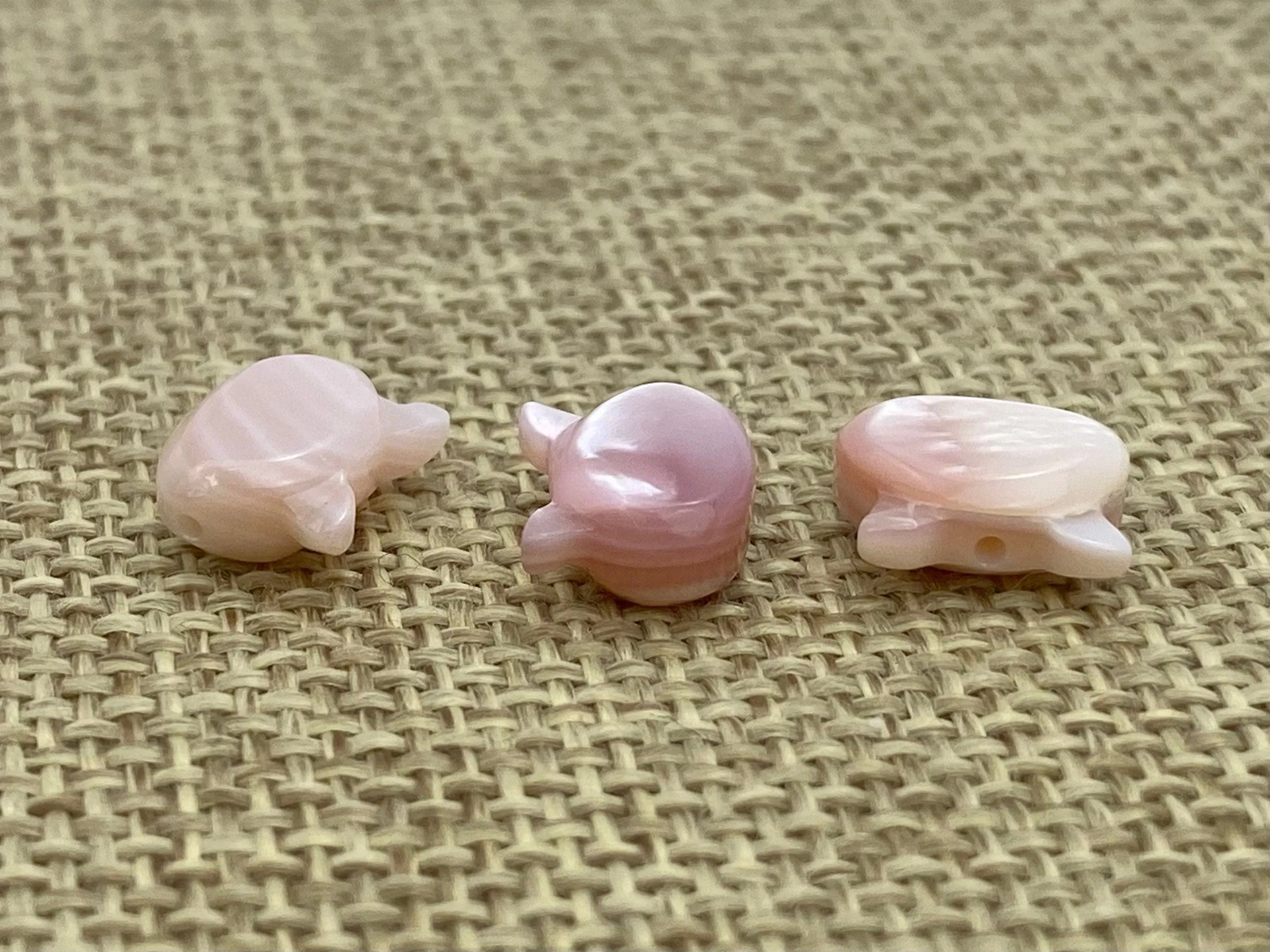 Mother Of Pearls Pink Cat Beads, Mother Of Pearl Beads, Sku#M19