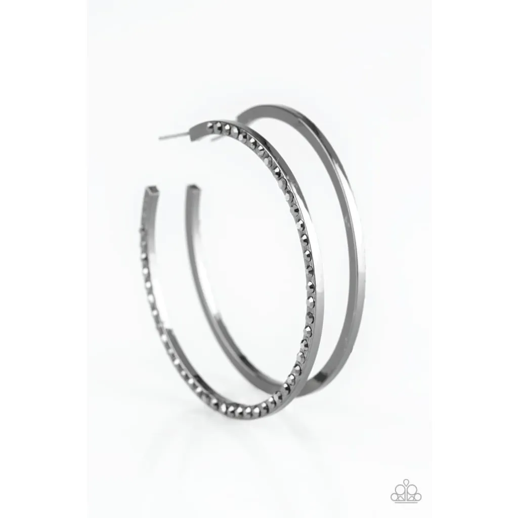 Paparazzi Dangerously Dynamic Black Earrings