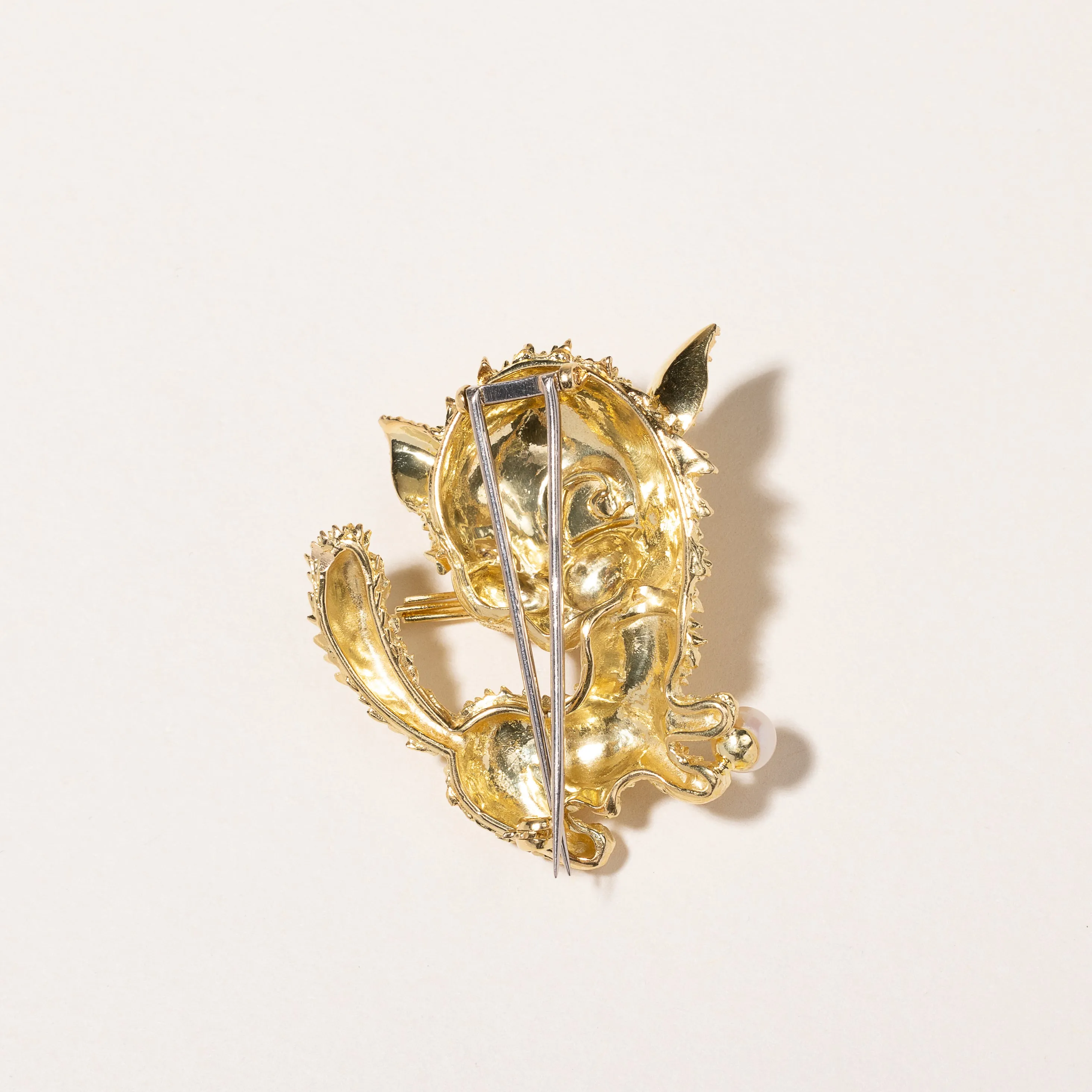 Pearl & Emerald Cat Brooch | 5.20mm, 0.02ct |