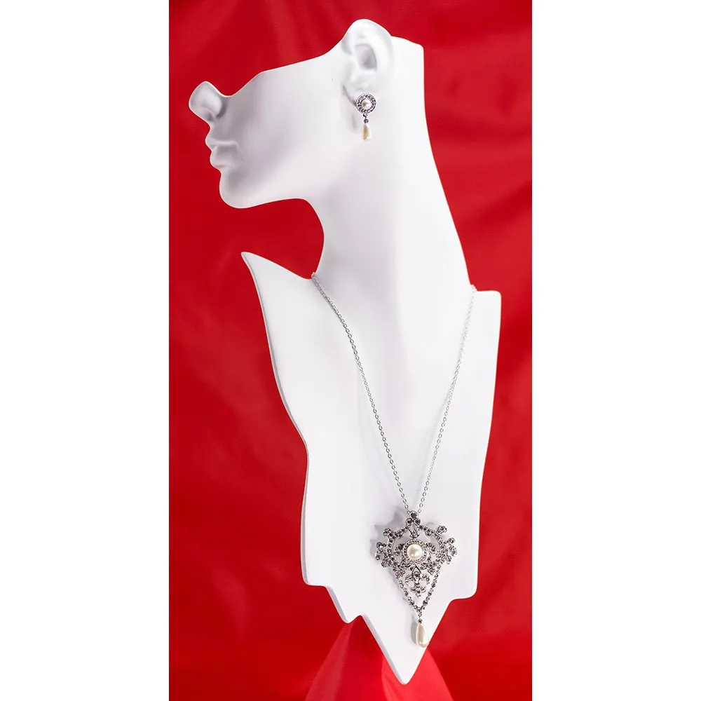 Queen Elizabeth II's Jubilee Pendant and Detachable Brooch