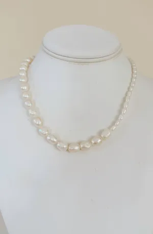 QUINN PEARL NECKLACE