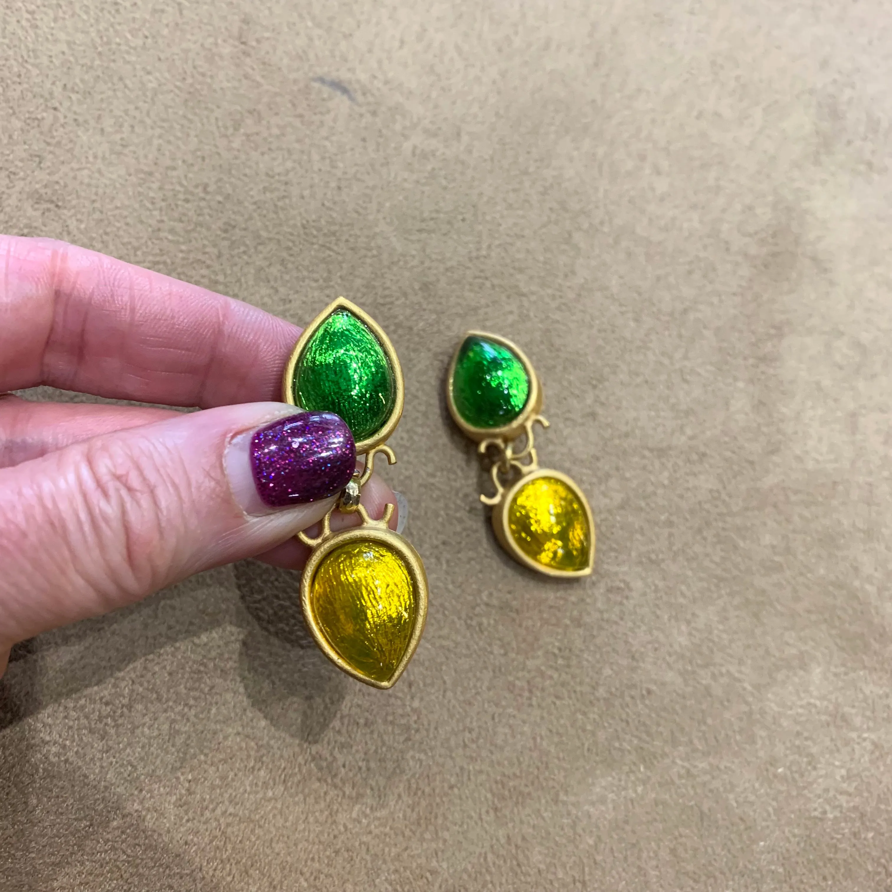 Rima Ariss Green Yellow Foil Glass Clip On Drop earrings
