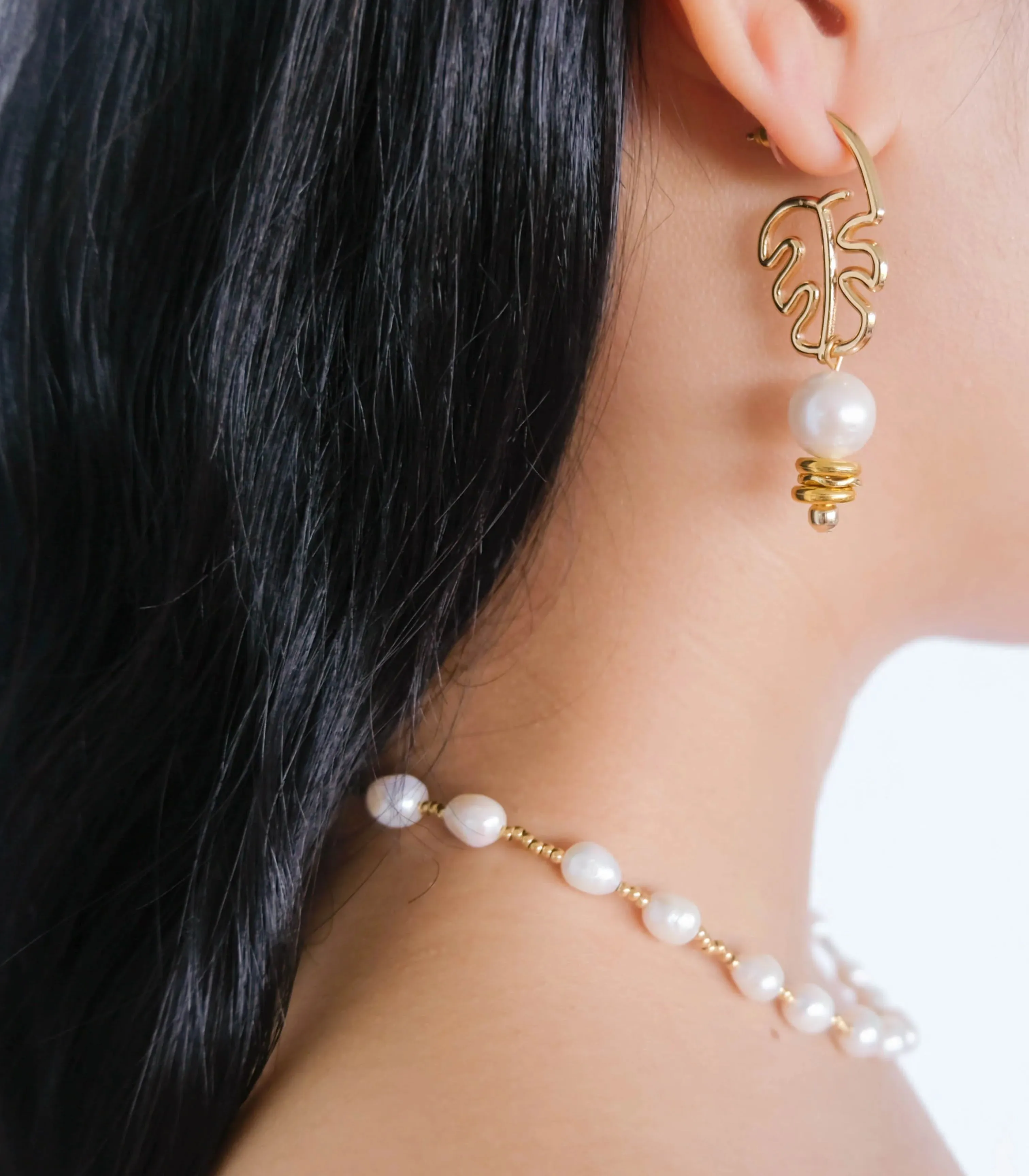 Rosario Pearl Necklace