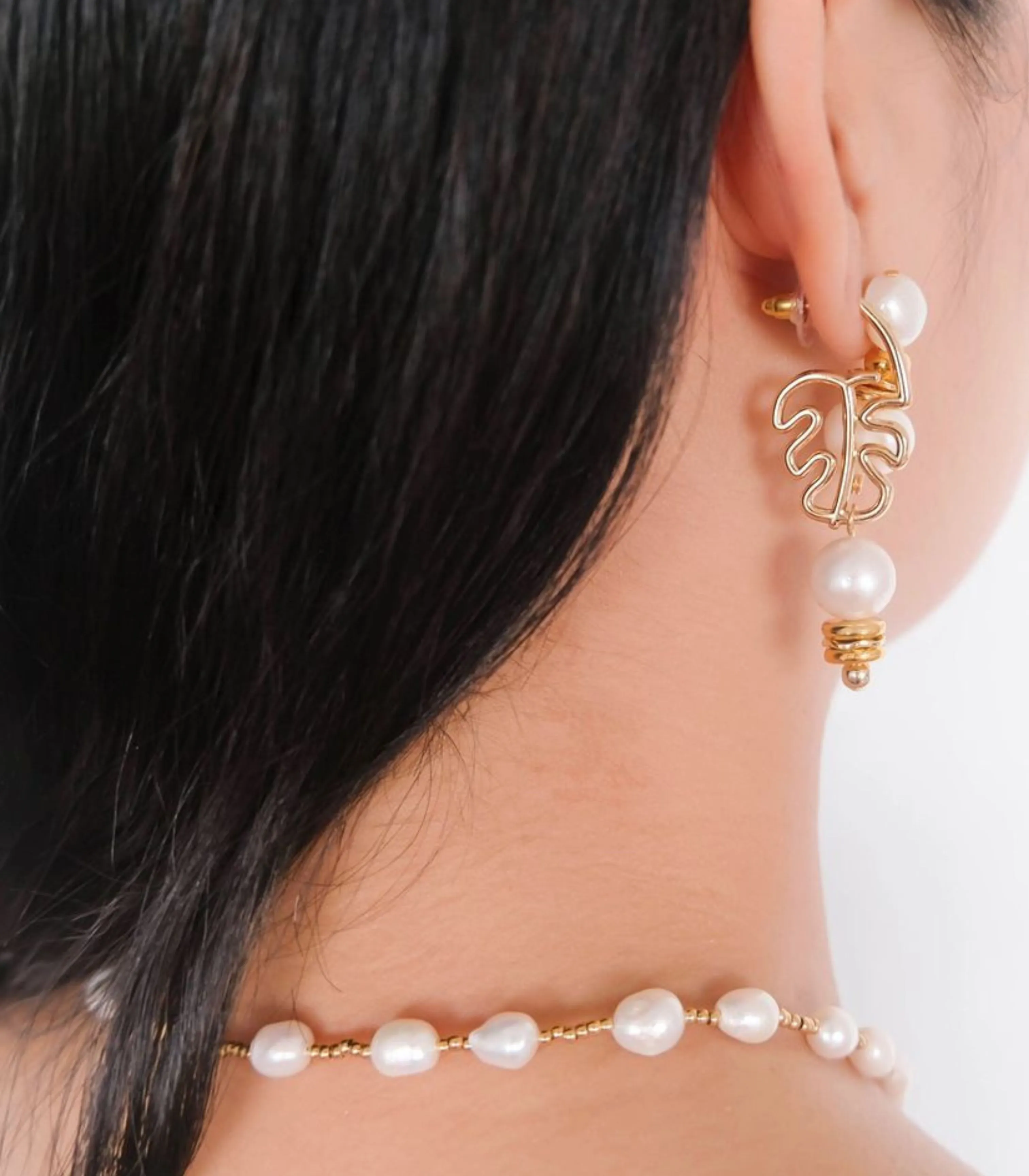 Rosario Pearl Necklace