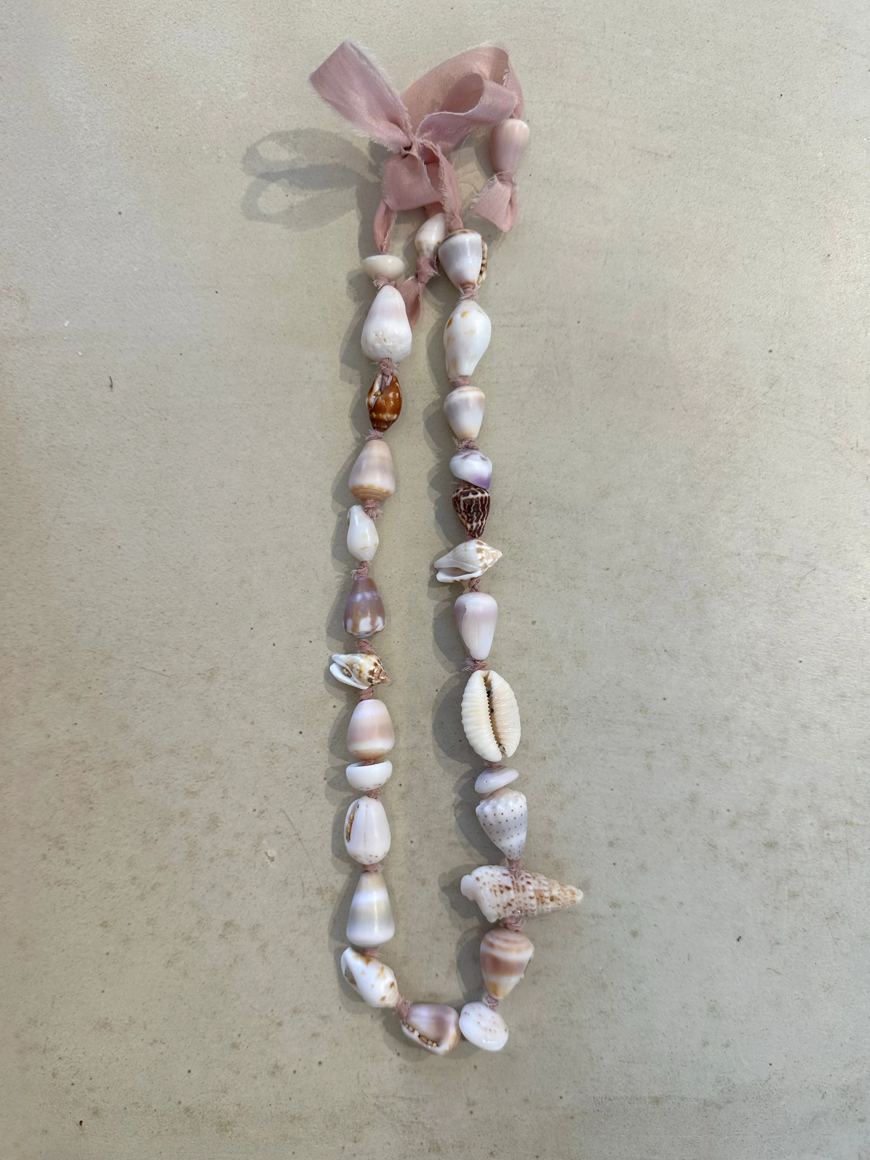 Shell necklace by Cheyenne