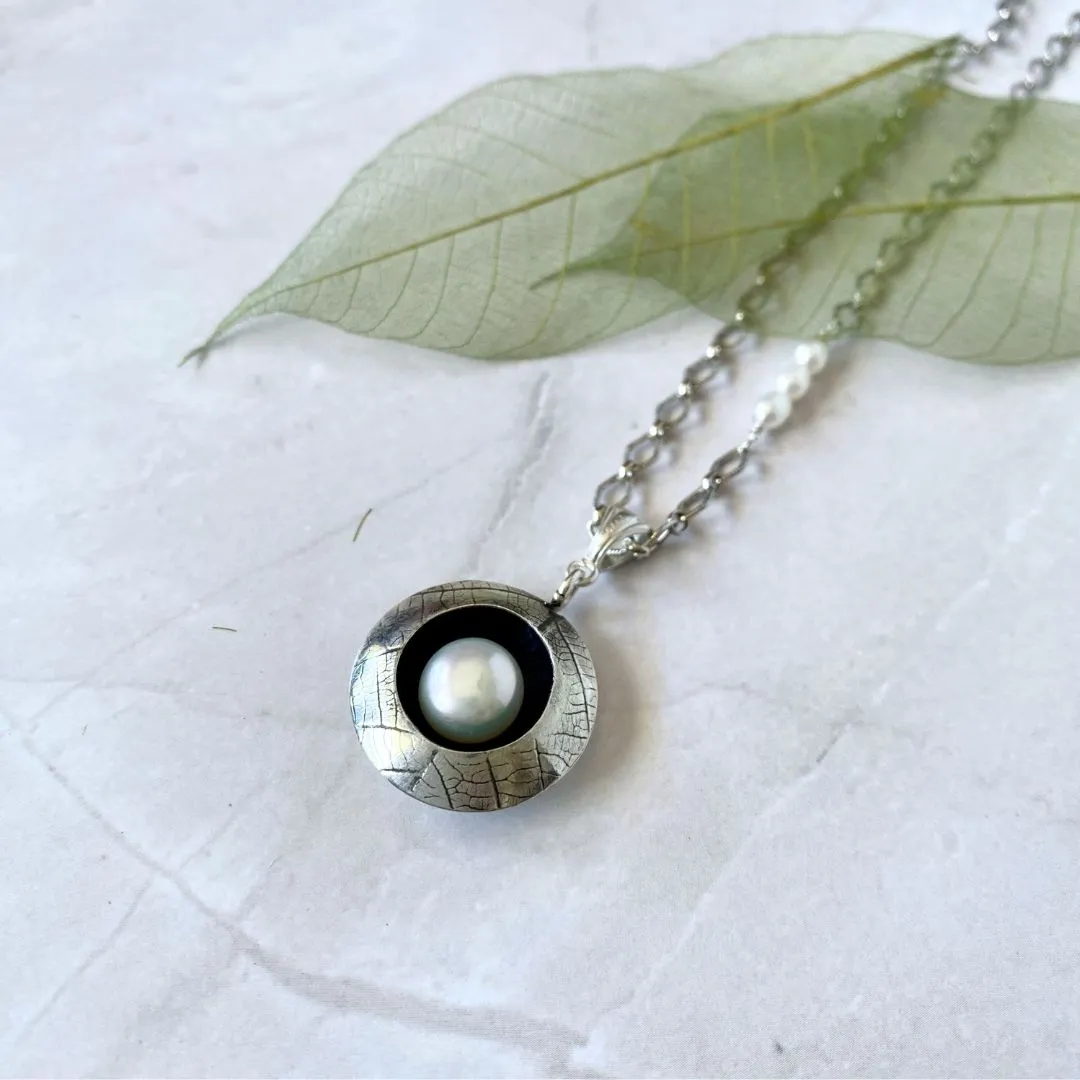 Silhouette Necklace