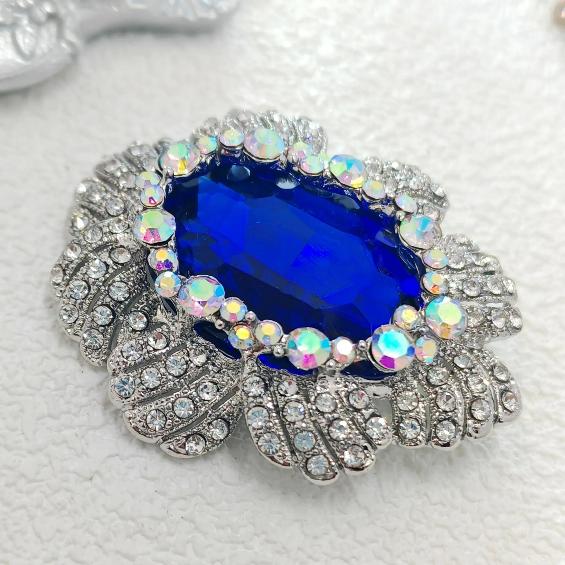 Stunning Iridescent Crystal Surrounded Blue Oval Flower Brooches Pins Costume Jewelry