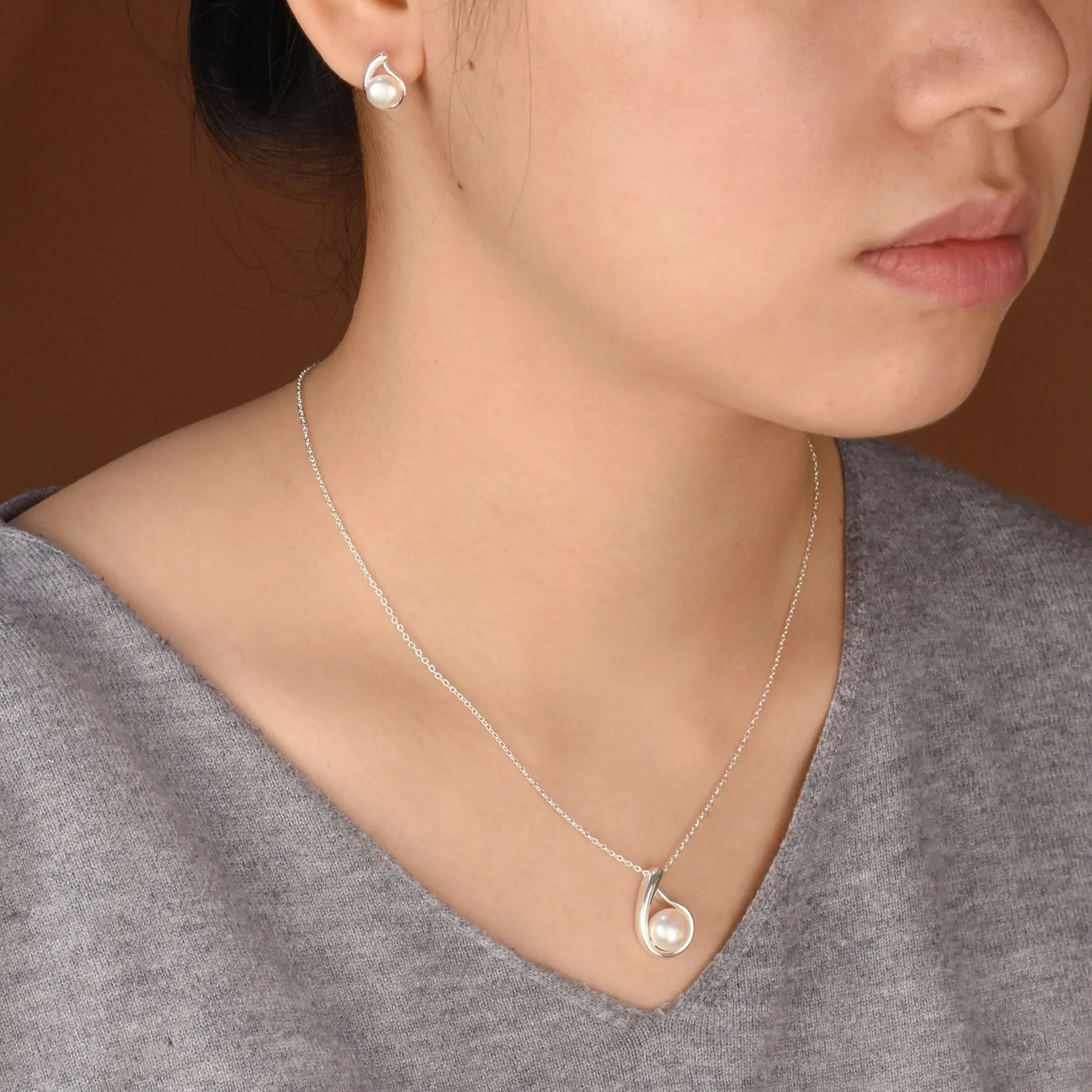 Timeless Elegance Pearl Pendant Necklace & Stud Earrings Set in Sterling Silver