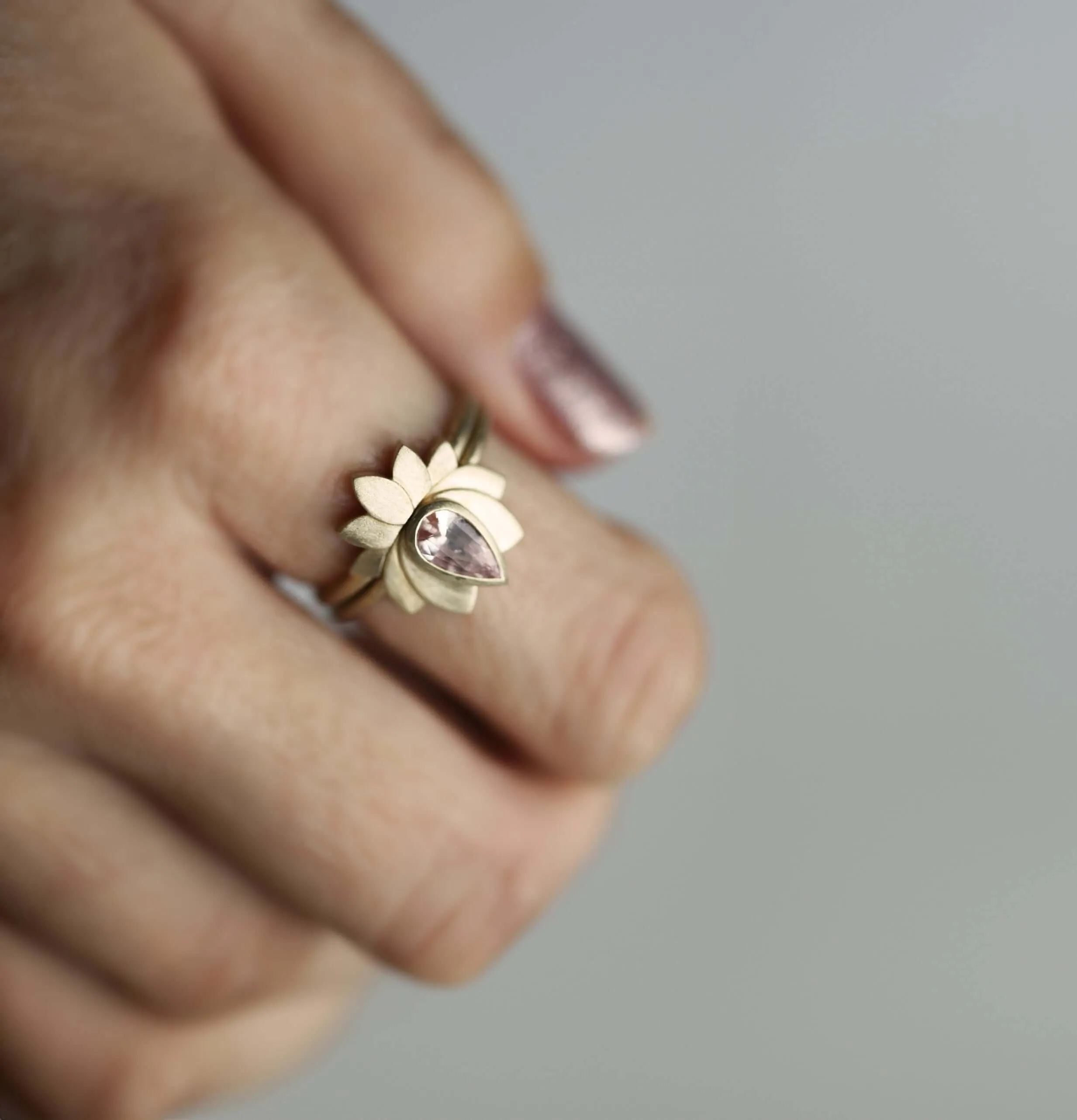 Trendolla 14K Gold Lotus Moss Agate Ring Set
