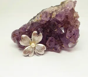 Vintage Sterling Silver Four Leaf Clover Akoya Pearl Brooch Pin.