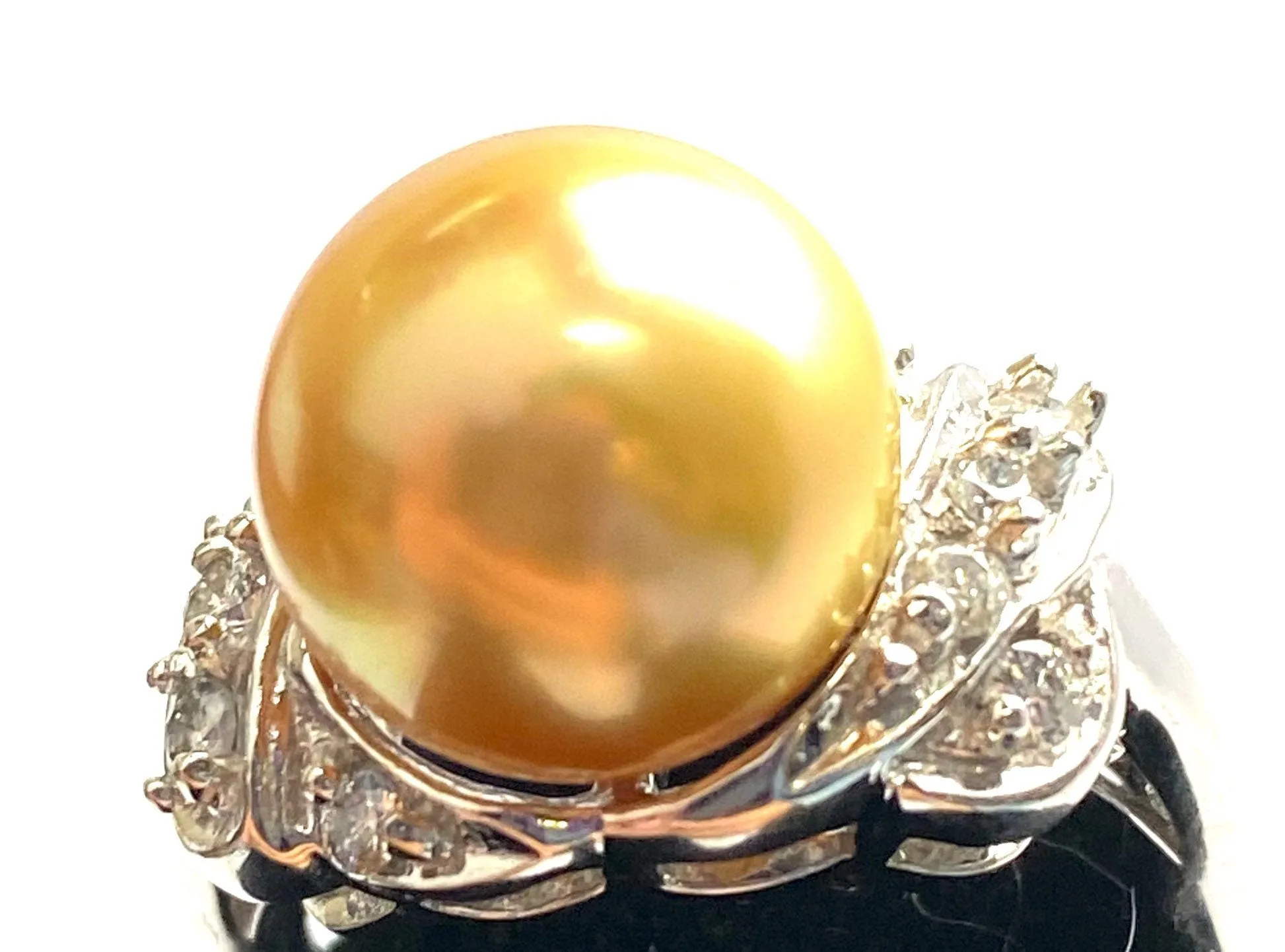 White gold south sea pearl ring