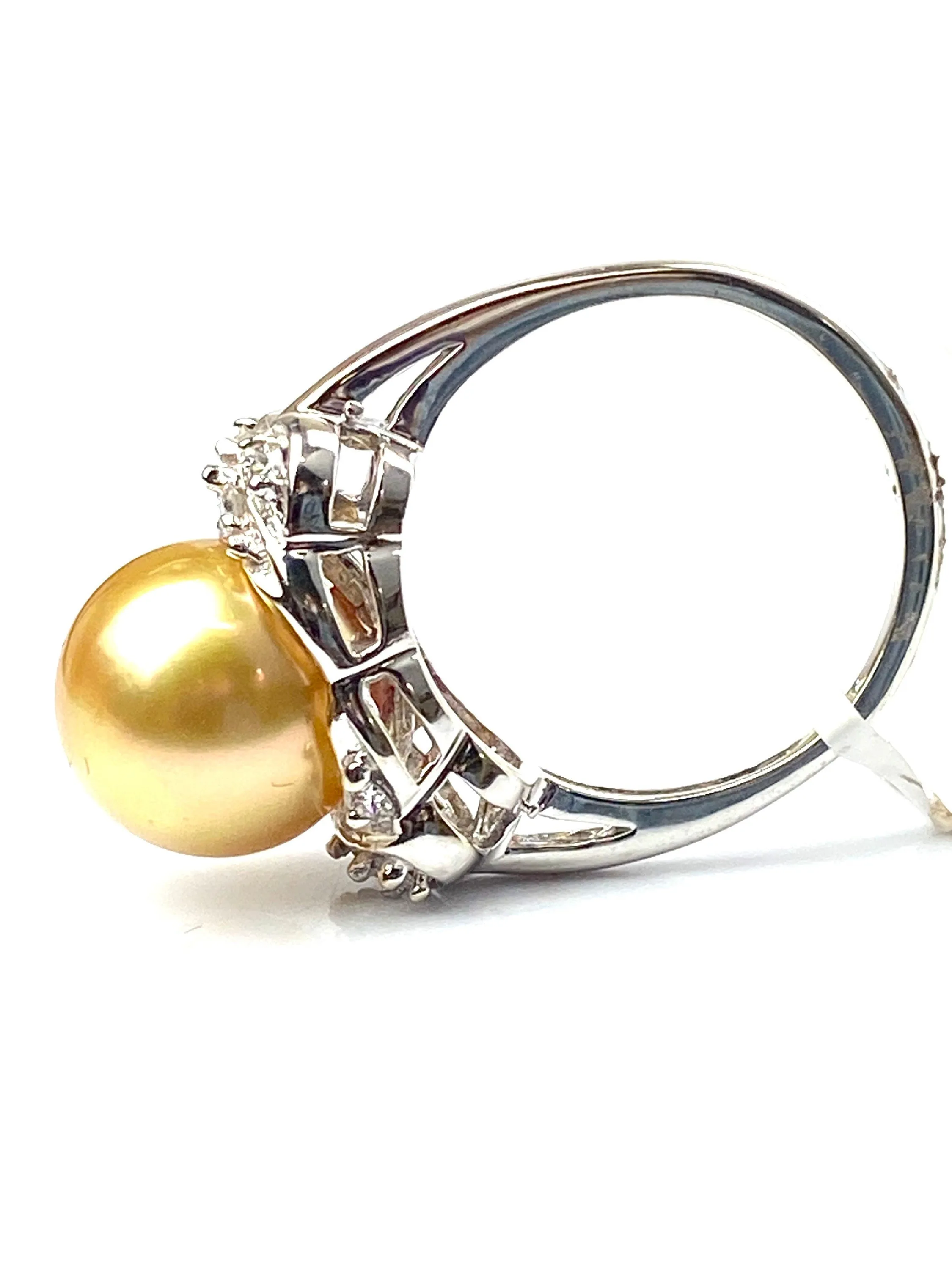 White gold south sea pearl ring